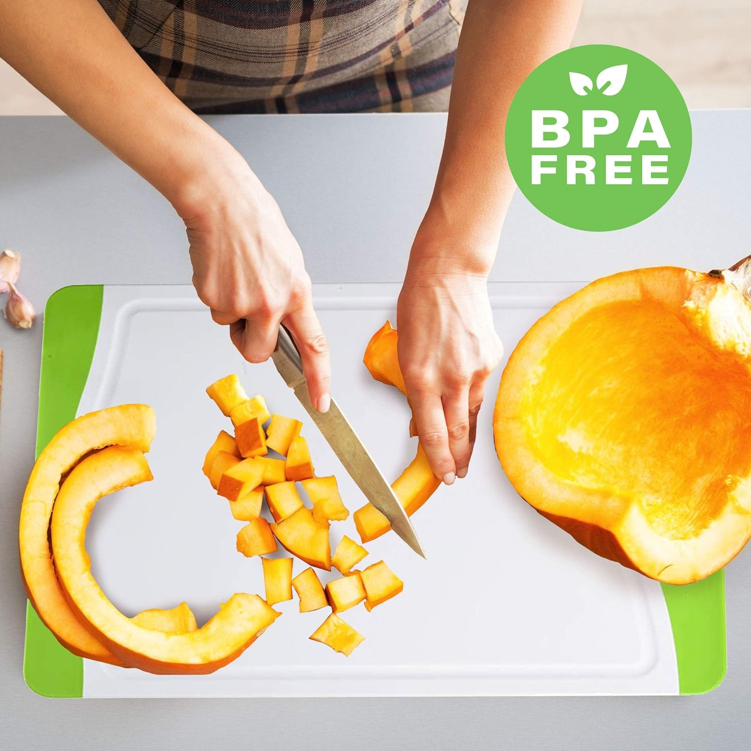 Neoflam 53104 Poly Cutting Board with Microban Antimicrobial Protection, 17X12 Inch Flutto 2-PC Set White/Green, White Green image number 6