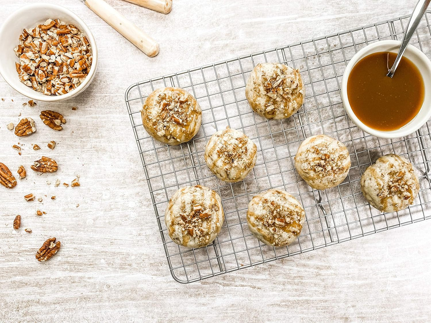 USA Pan Oven Safe Nonstick Baking and Cooling Rack, Quarter Sheet, Aluminized Steel image number 4