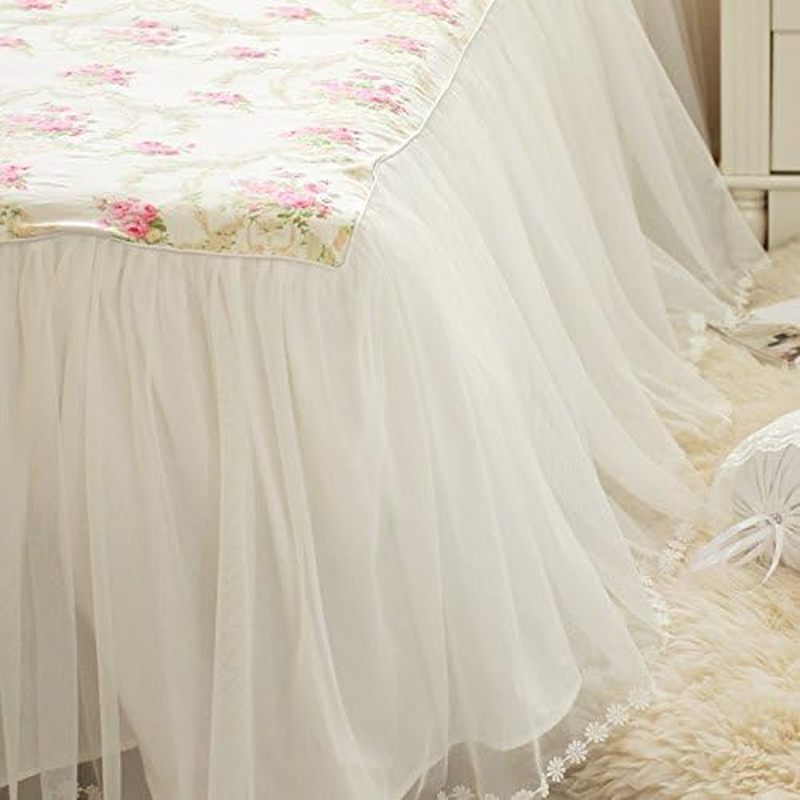 LELVA Girls Bedding Set Lace Ruffle Duvet Cover Sets with Bed Skirt Princess Bedding Set Vintage Floral Print Duvet Cover Twin Size 4 Piece (King, White) image number 3