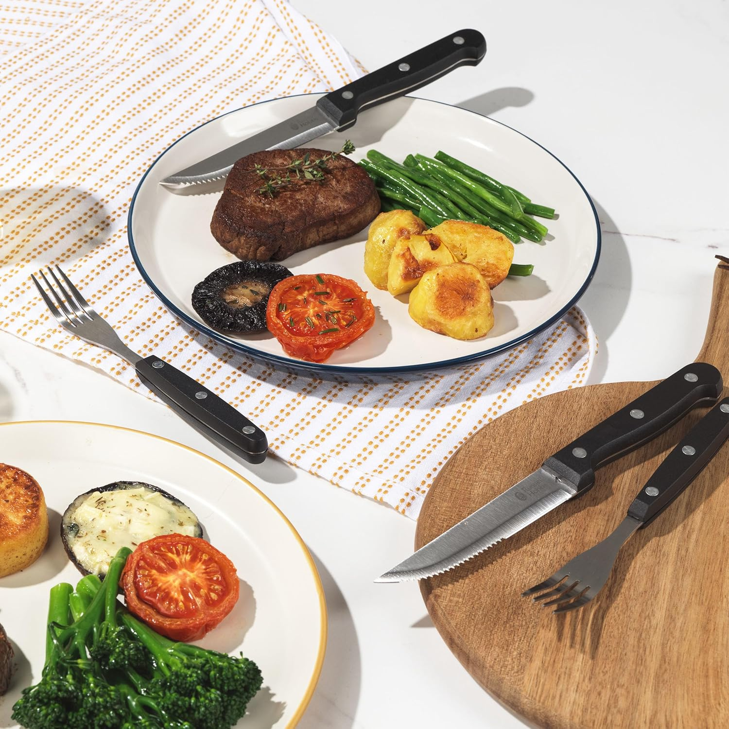 Russell Hobbs RH000431EU 12-Piece Steak Knife Set with Fork, Steak Cutlery Set for 6 People, Stainless Steel, 6 Traditional Steak Knives, 6 Steak Forks, Knife and Fork, Pizza Piece - Black image number 3
