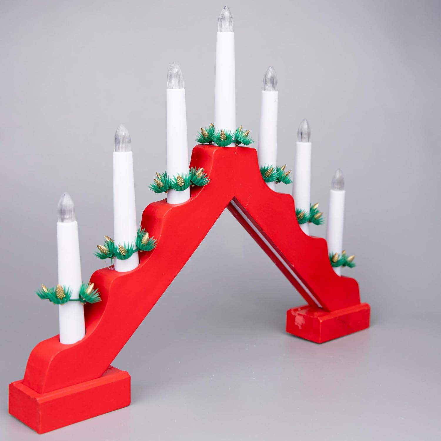 SHATCHI Traditional Wooden Pre-Lit Red Candle Bridge Light 7 Leds Bulbs - Battery Powered - Window Christmas Tree Home Office Desk Light Holiday Xmas Festive Decoration