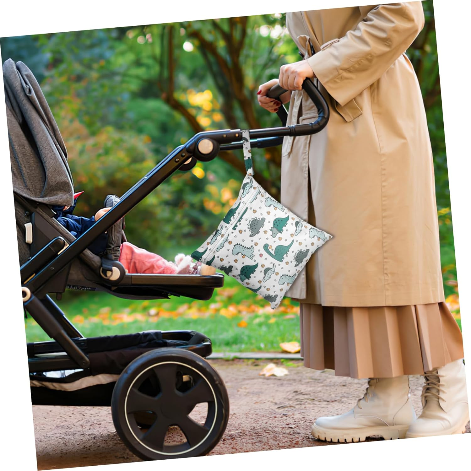 Toyvian 2Pcs Cartoon Diaper Storage Bags Reusable Wet Pouches for Wipes for Travel and Parents Ample Capacity Zipper Closure