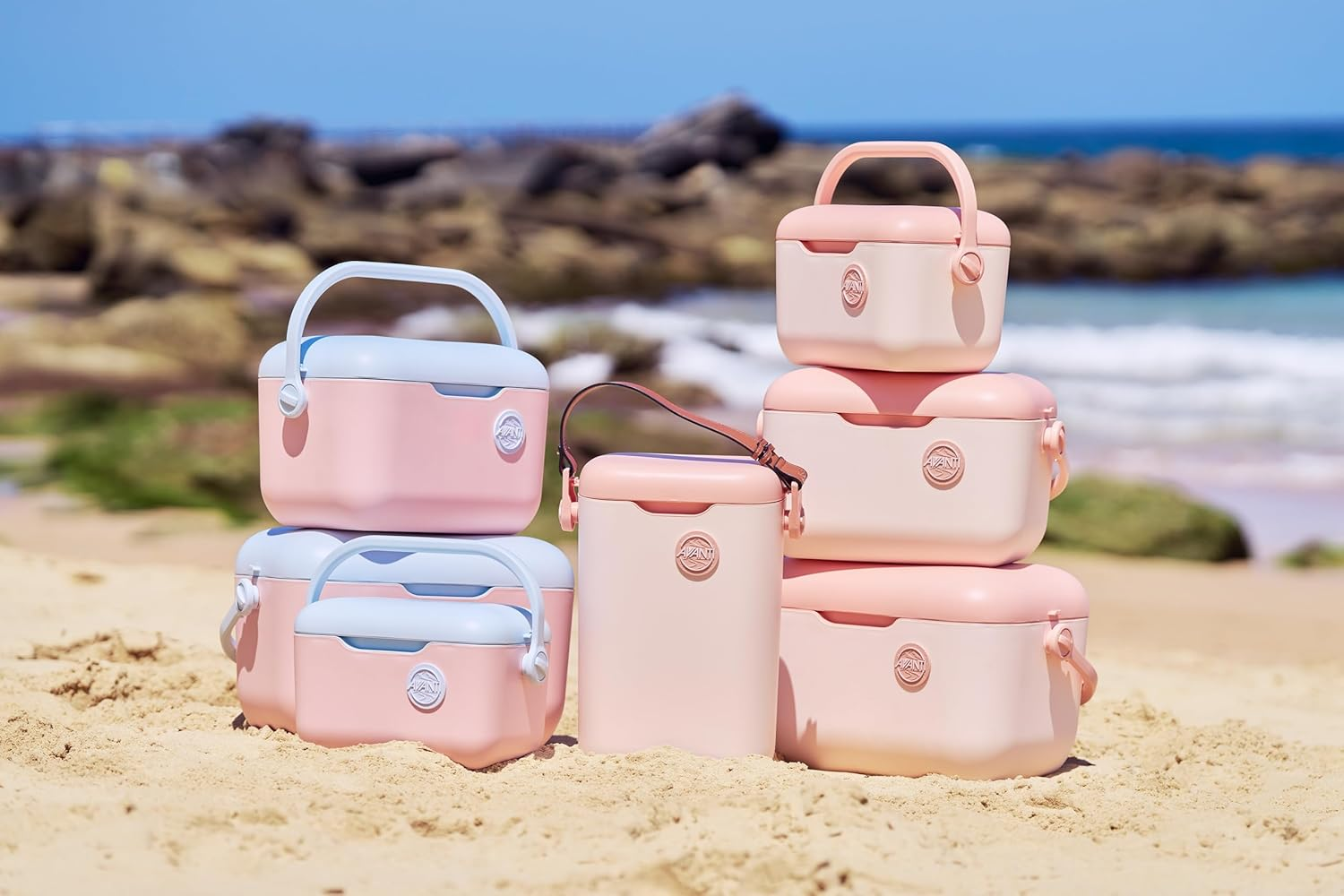 Avanti Chillbox Portable Cooler with Detachable Lid and Bonus Adjustable Shoulder Strap image number 6