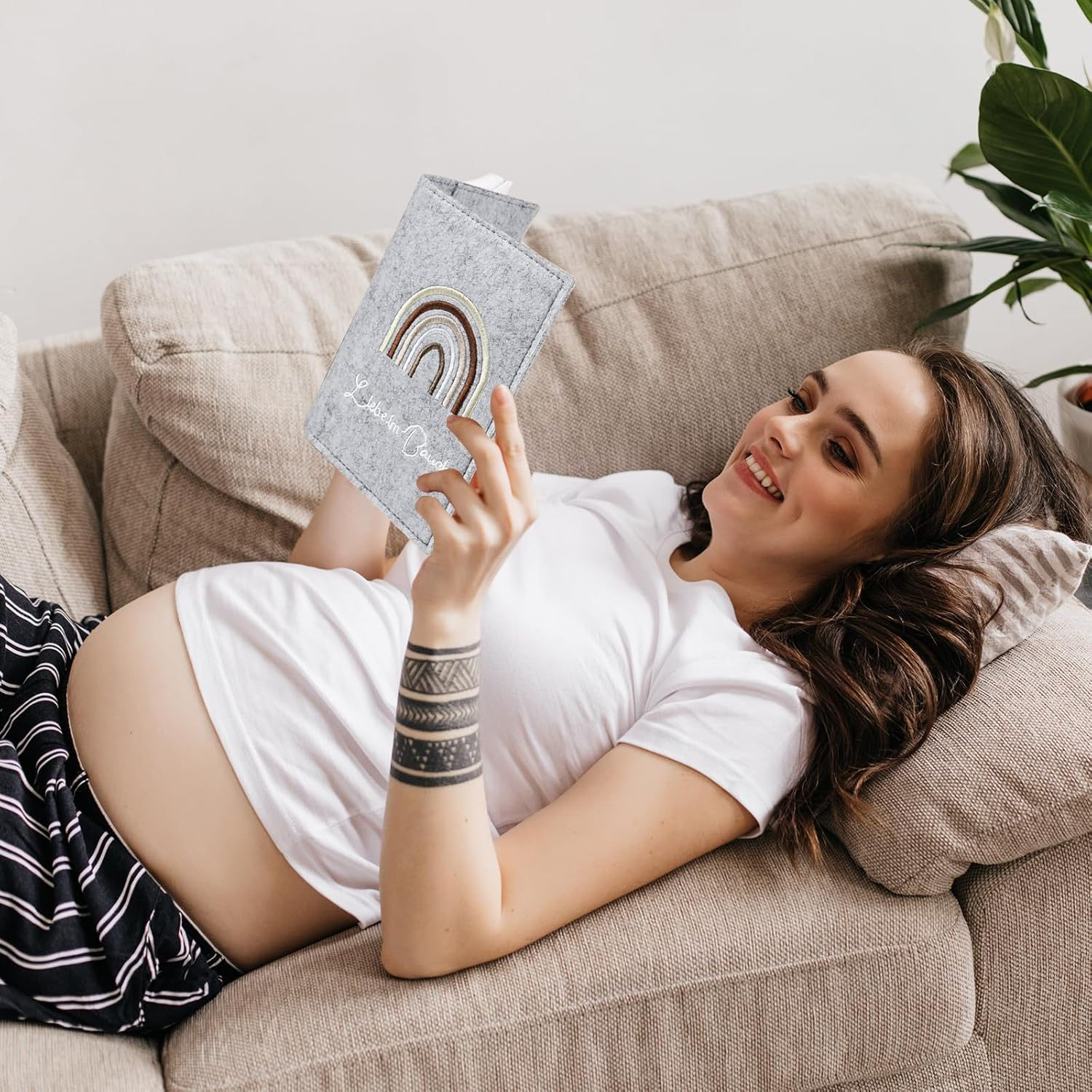 Maternity Log Felt Maternity Log Sleeves Light Grey Felt Protective Cover with Compartments with Key Chain for Insurance Card Storage Ultrasound Images image number 2