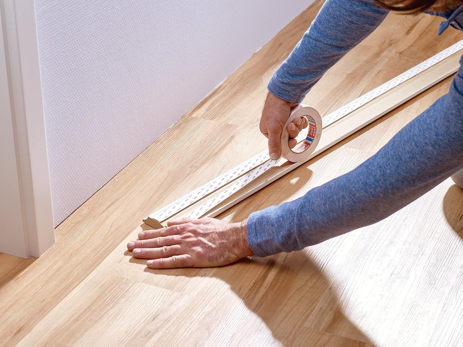 Tesa UK Mounting Tape for Wallpaper & Plaster 10Kg/M image number 1