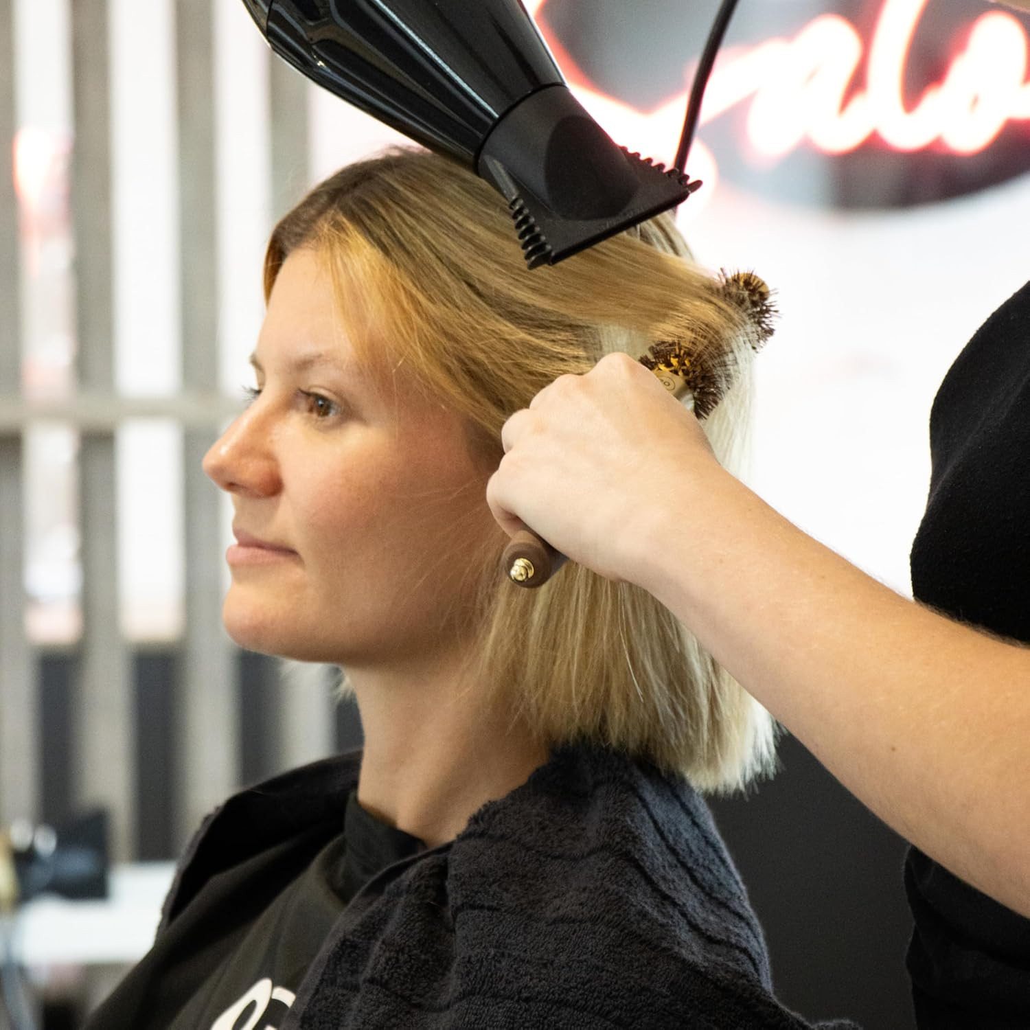 Olivia Garden Expert Blowout Shine &ndash; Gold & Brown - 20 - Ceramic Coated round Brush for Smooth Blowout, Frizz-Free Hair & Radiant Shine image number 3