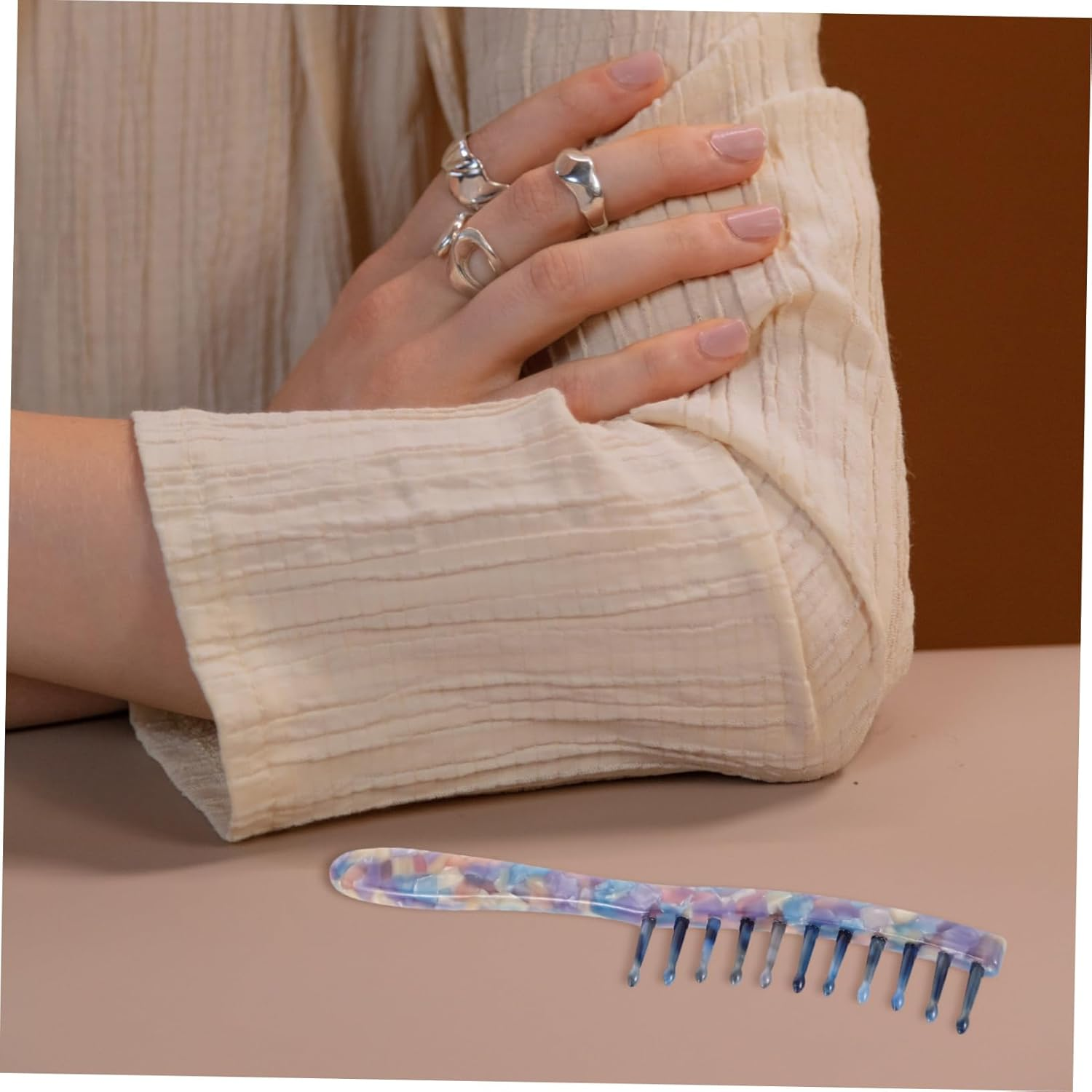 Marble Texture Hair Comb Wide Tooth Design for Detangling Curly Wet Hair Long Handle for Comfortable to Hold Retro Pattern for Women and Travel Use