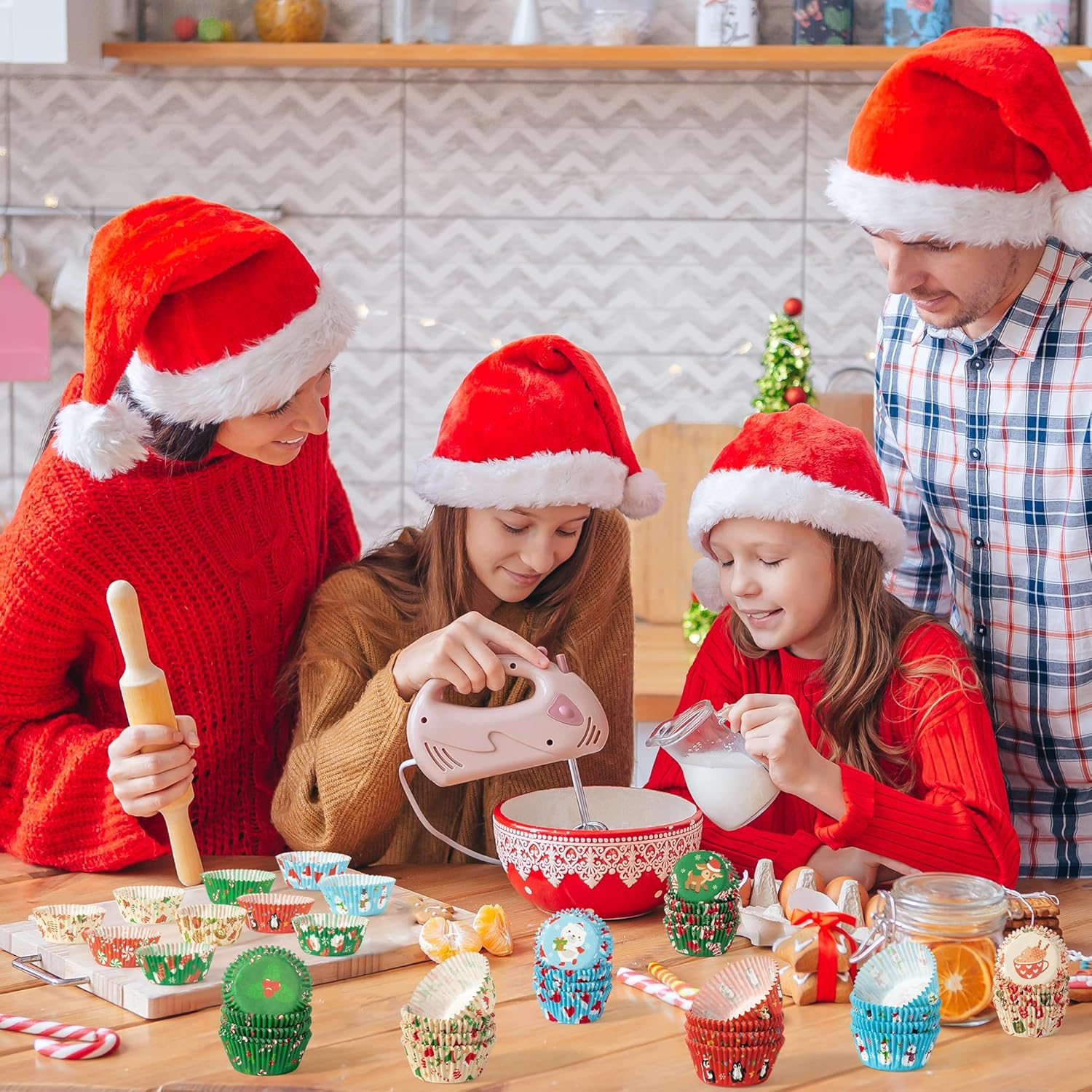 Christmas Mini Cupcake Liners - 600Pcs Merry Christmas Candy Baking Cups Muffin Cupcake Wrappers, Xmas Tree Santa Claus Snowman Chocolate Cake Wrap Making Supplies for Xmas Eve Party(10 Styles) image number 5