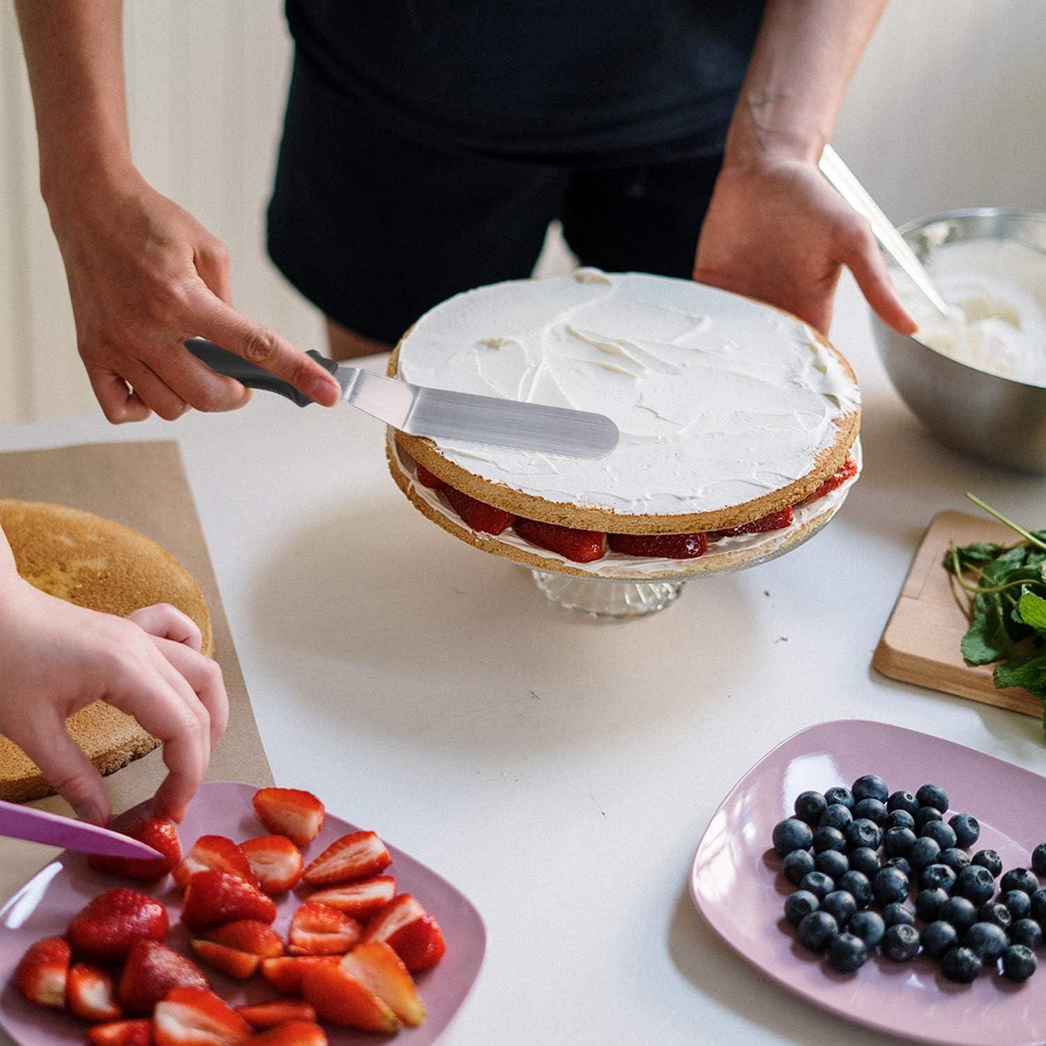 LUTER 4 Packs Stainless Steel Cake Icing Spatulas (4&rdquo;, 6&rdquo;, 8&rdquo;, 10&rdquo;) with 3Pcs Cake Smoother Scrapers Cake Spatula Set for Baking, Cake Making Supplies image number 5