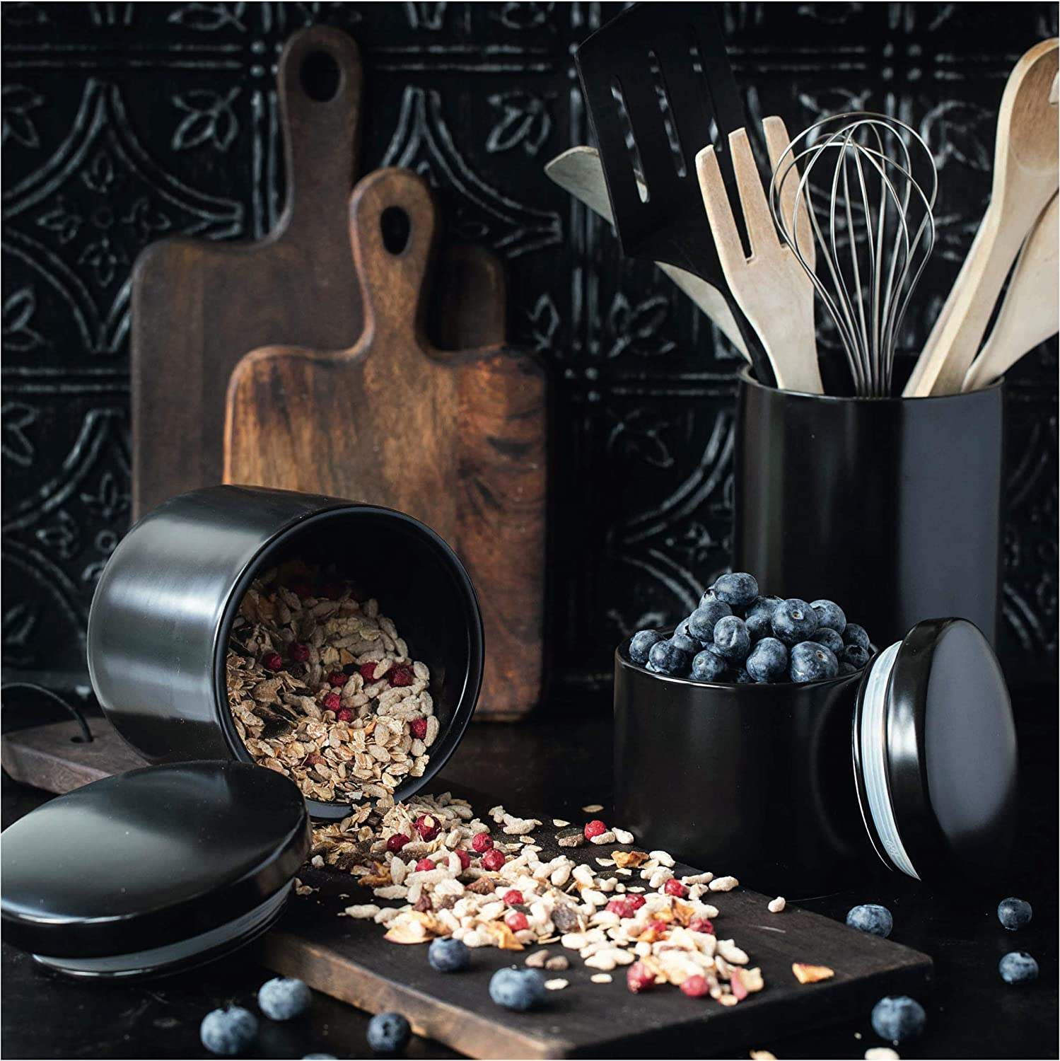 Maxwell & Williams Epicurious Canister 500ML Black Gift Boxed image number 2