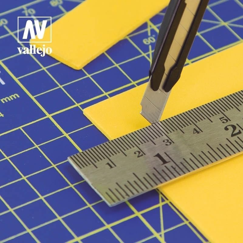 Vallejo Hobby Tools Slim Snap-Off Knife & 10 Blades)
