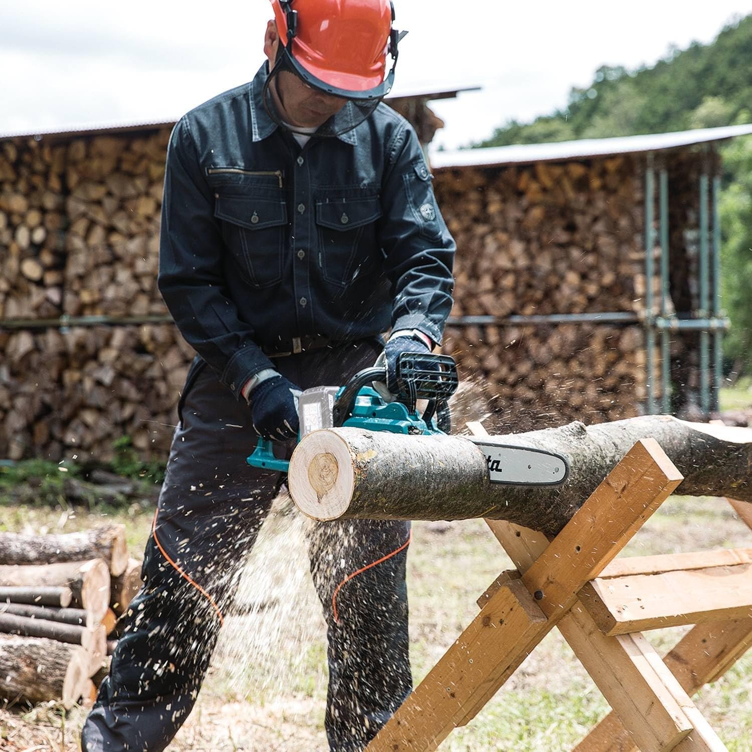 Makita XCU03Z 36V (18V X2) LXT&reg; Brushless 14" Chain Saw, Tool Only image number 2