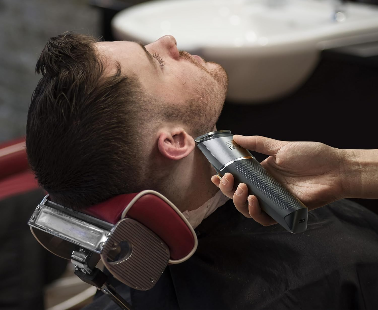 Barberboss 3-In-1 Face Care Set for Men, Hair Trimmer, Beard Trimmer, Detail Cutter, Precision Control Wheel, 4 Guide Combs, USB Rechargeable, LED Display, 100% Waterproof image number 5