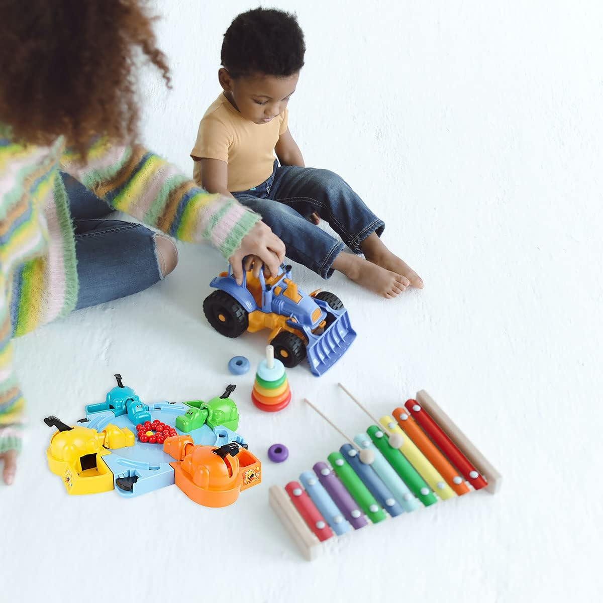 Jagowa 21 Pcs Game Replacement Balls Plastic Marble Game Ball Compatible with Hungry Hippos, 19 Red Balls and 2 Yellow Balls (21 Pcs) image number 1