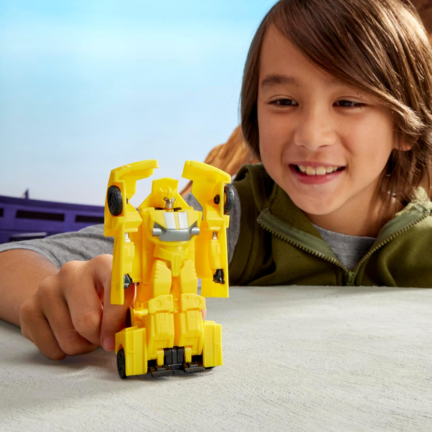 Transformers Earthspark 1-Step Smash Changers Bumblebee 4-Inch Action Figure, Robot Toys for Boys and Girls 6 and Up image number 4