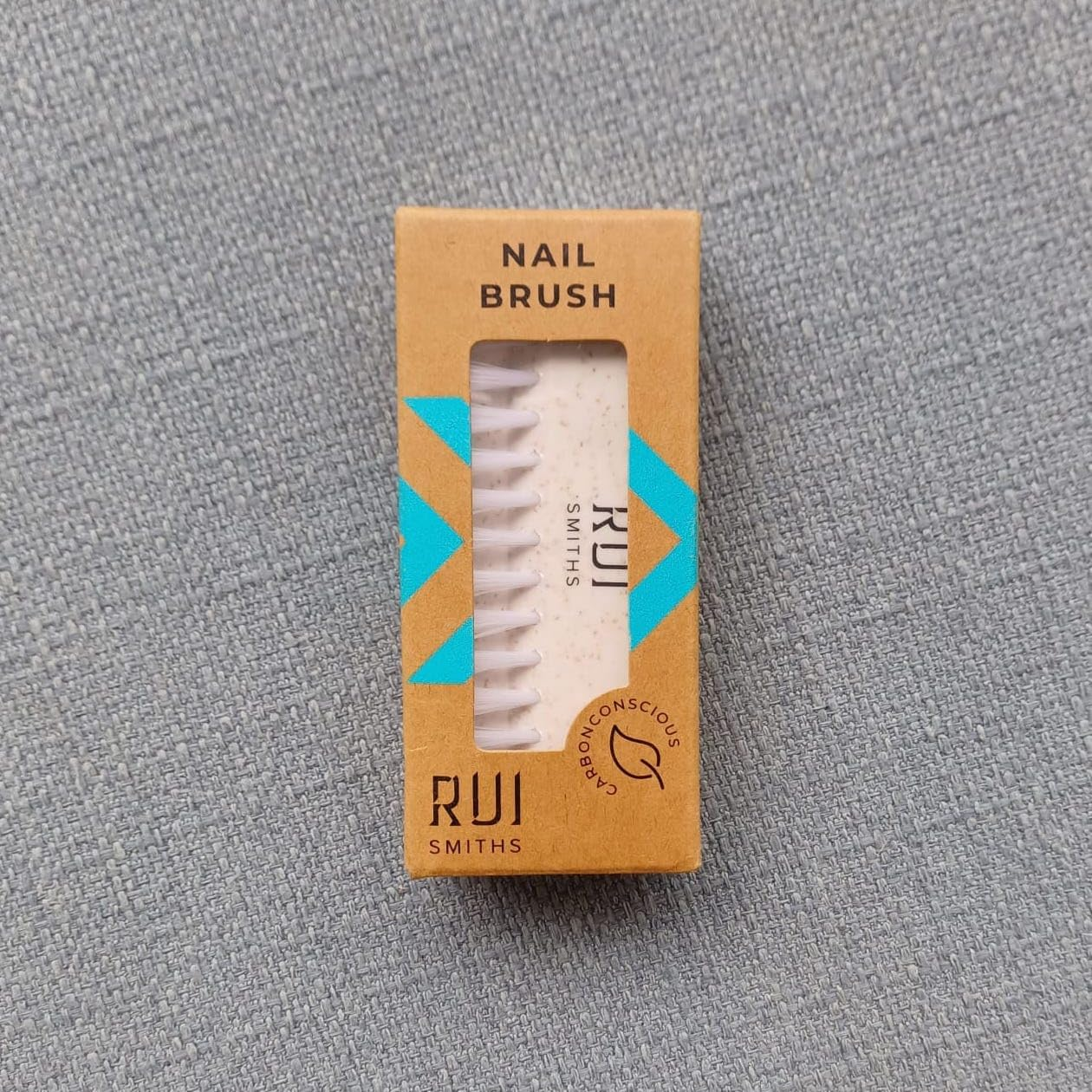 Rui Smiths Carbonconscious Nail Cleaning Brush with 2-Sided Bristles for Manicure and Pedicure Grooming | Made with Wheat Straw Bioplastic image number 2