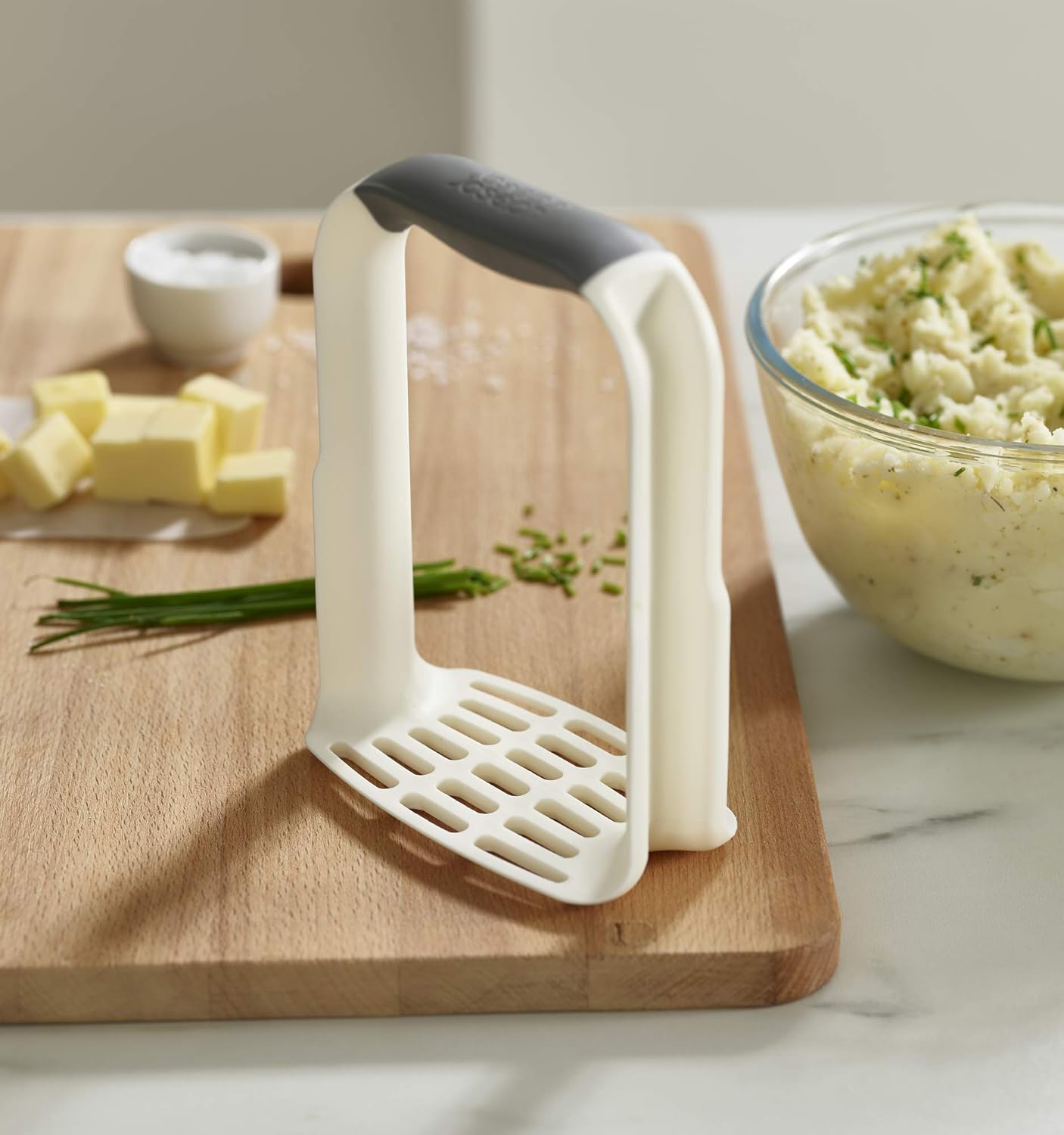 Joseph Joseph Easy-Mash Ergonomic Potato Masher - White image number 1