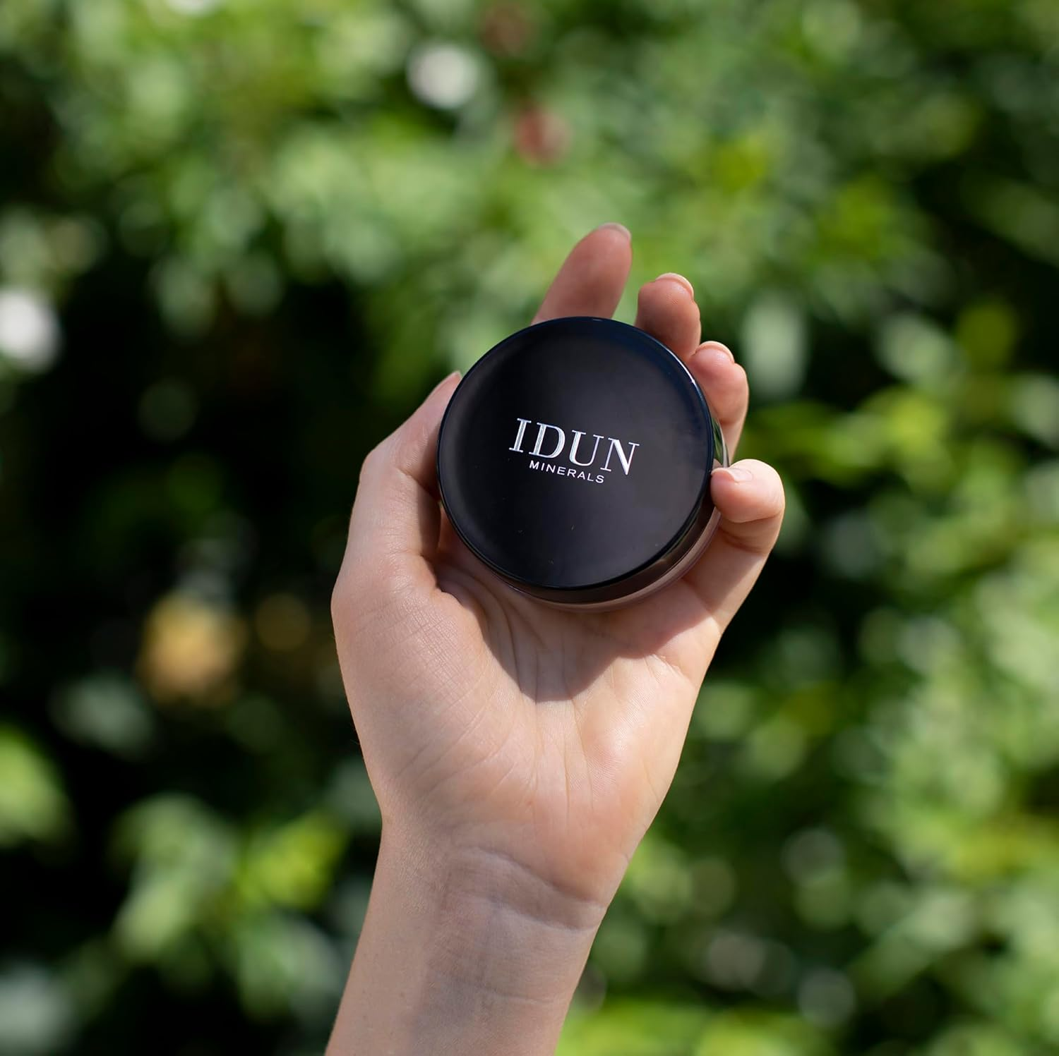 Idun Minerals Mineral Powder Foundation SPF 15-045 Embla for Women 0.25 Oz Foundation image number 6