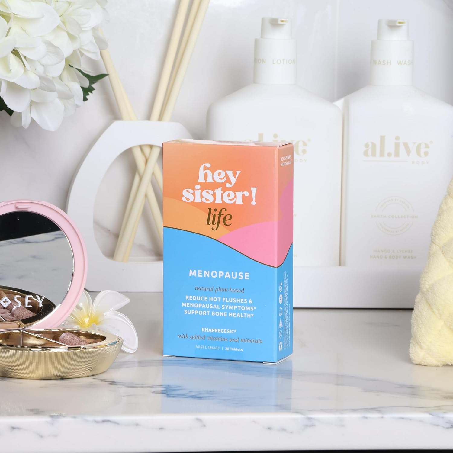 LIFE Medication MENOPAUSE BLISTER, Plant-Based Relief &ndash; Joint & Sleep Support, Mood Balance &ndash; Natural Relief for Hot Flushes & Bloating &ndash; 28 Tablets image number 3