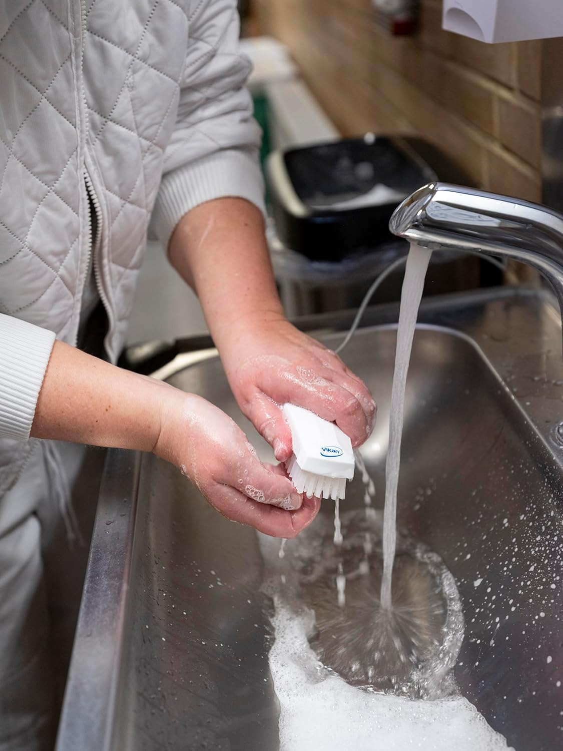 Vikan 64402 Brush,Nail,Stiff,Pp/Pbt,Green