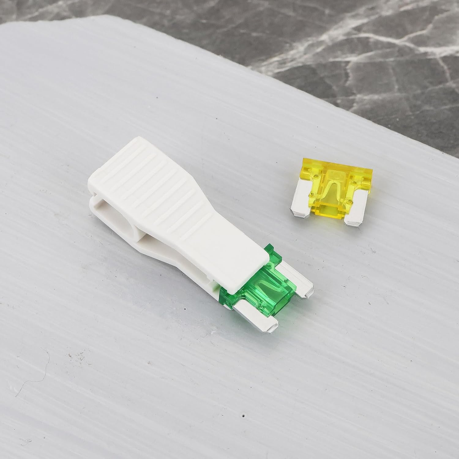 Ecsing 120Pcs 32V Automotive APS ATT Low Profile Mini Blade Fuses 5A 7.5A 10A 15A 20A 30A Suitable for Car SUV Trucks Boats Motorcycles image number 1