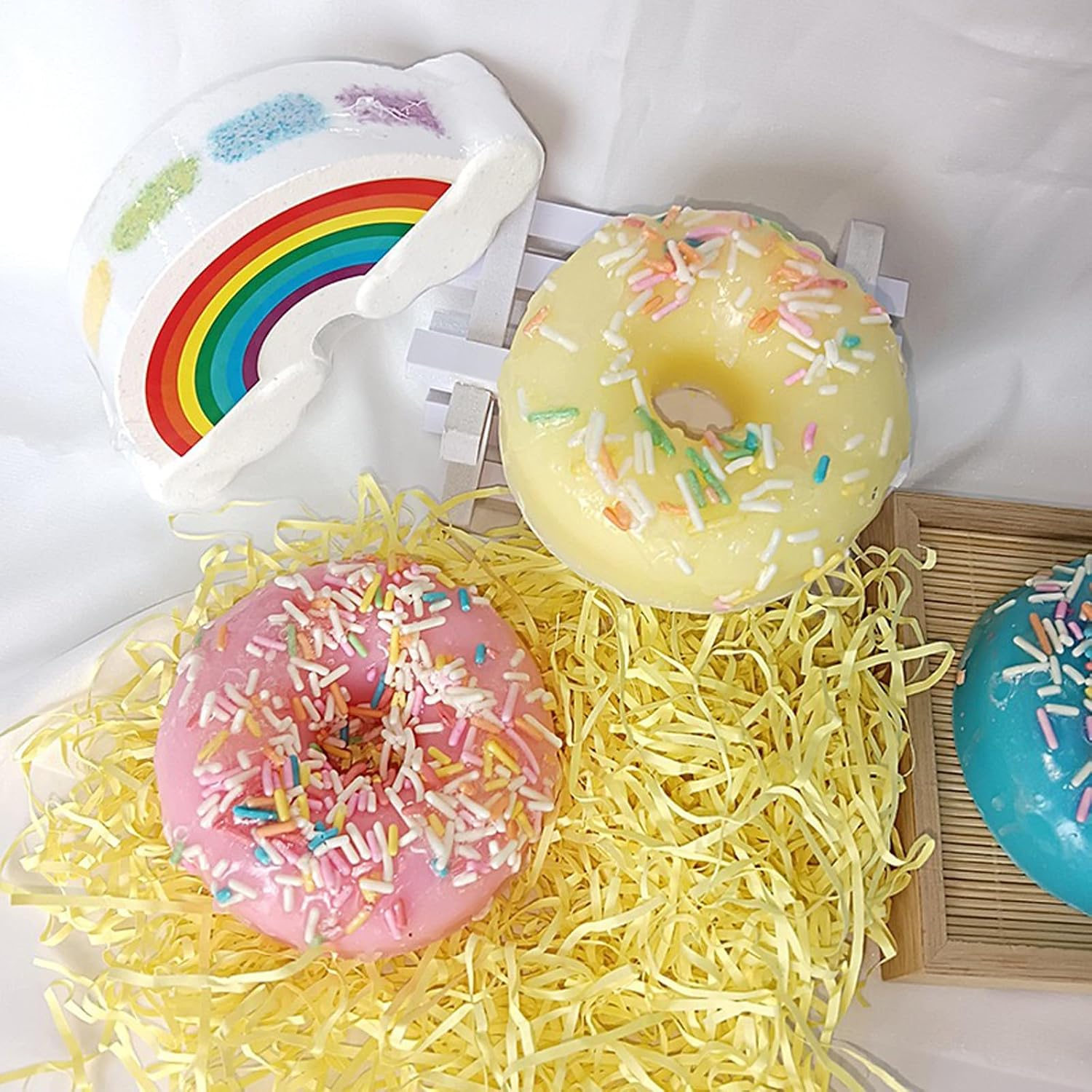 Donut Shape Scented Botanical Bath Soap Bar,120G Handmade Essential Oils Dougnut Clean Toning Soap for Kids,Face Body Moisturizing Artisanal Soap with Blistering Net(Pink)