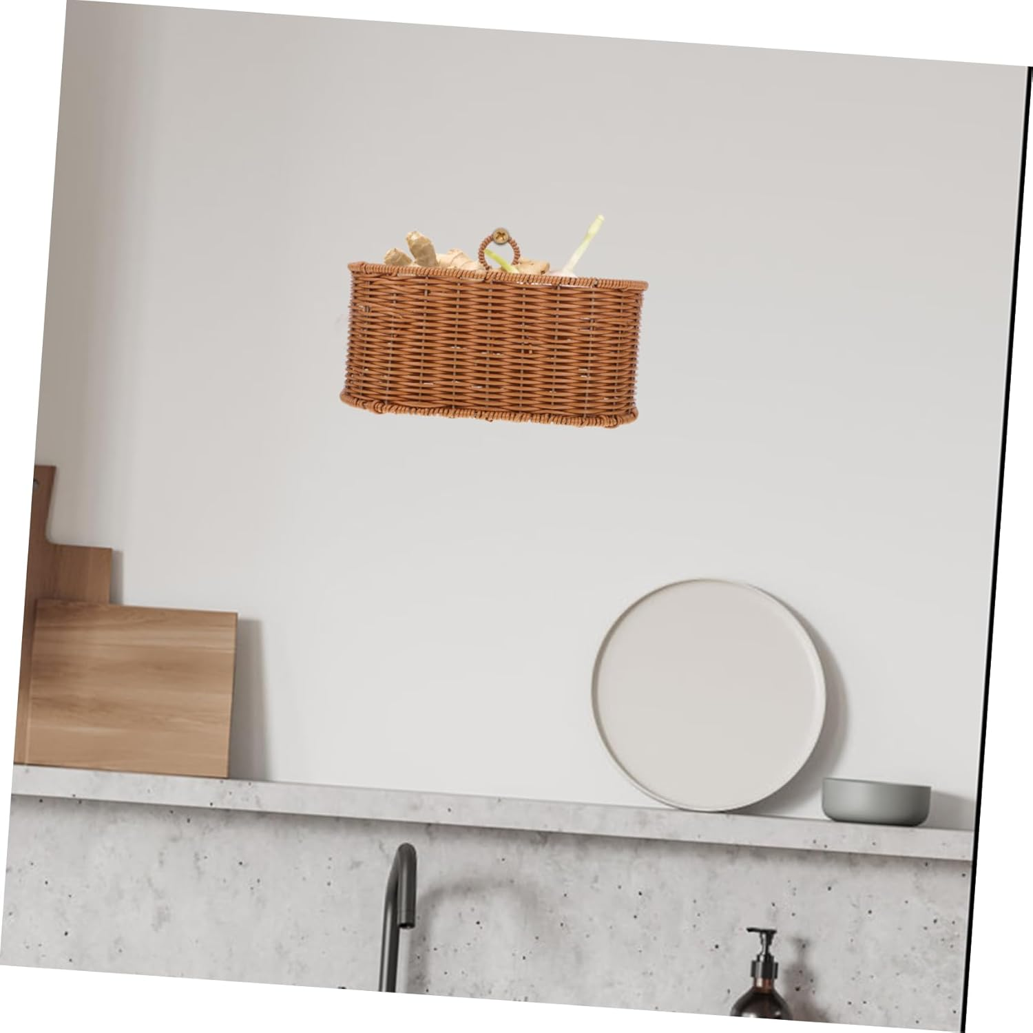 Alipis Faux Woven Wall Hanging Basket for Kitchen Storage Holds Garlic Onion Small Kitchenware for Pantry Bathroom Decor - Yellow image number 5