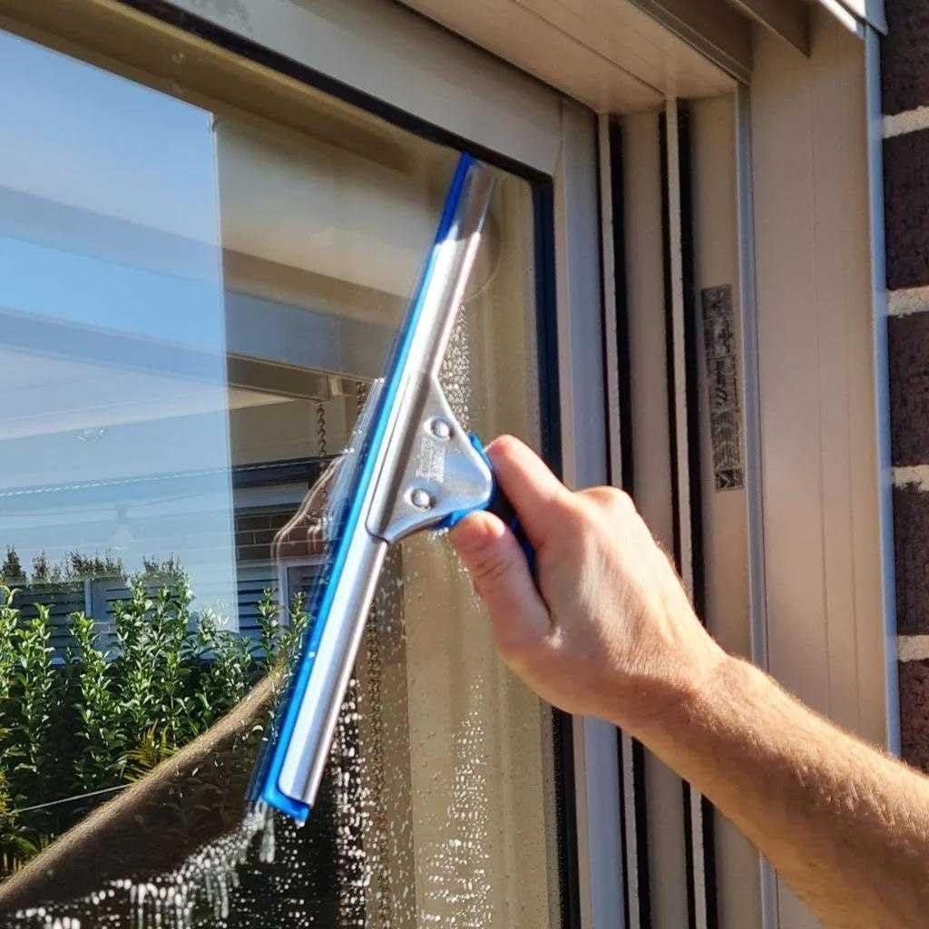 Professional Squeegee - Premium Quality Silicone Rubber Blades with Ergonomic Handle for Streak-Free Cleaning - Perfect for Windows, Shower Doors, and Railings image number 5