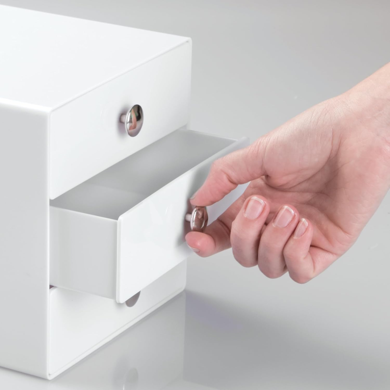 Interdesign 35301EU Makeup Storage Drawers, Plastic Desktop Drawer Organiser, White image number 6