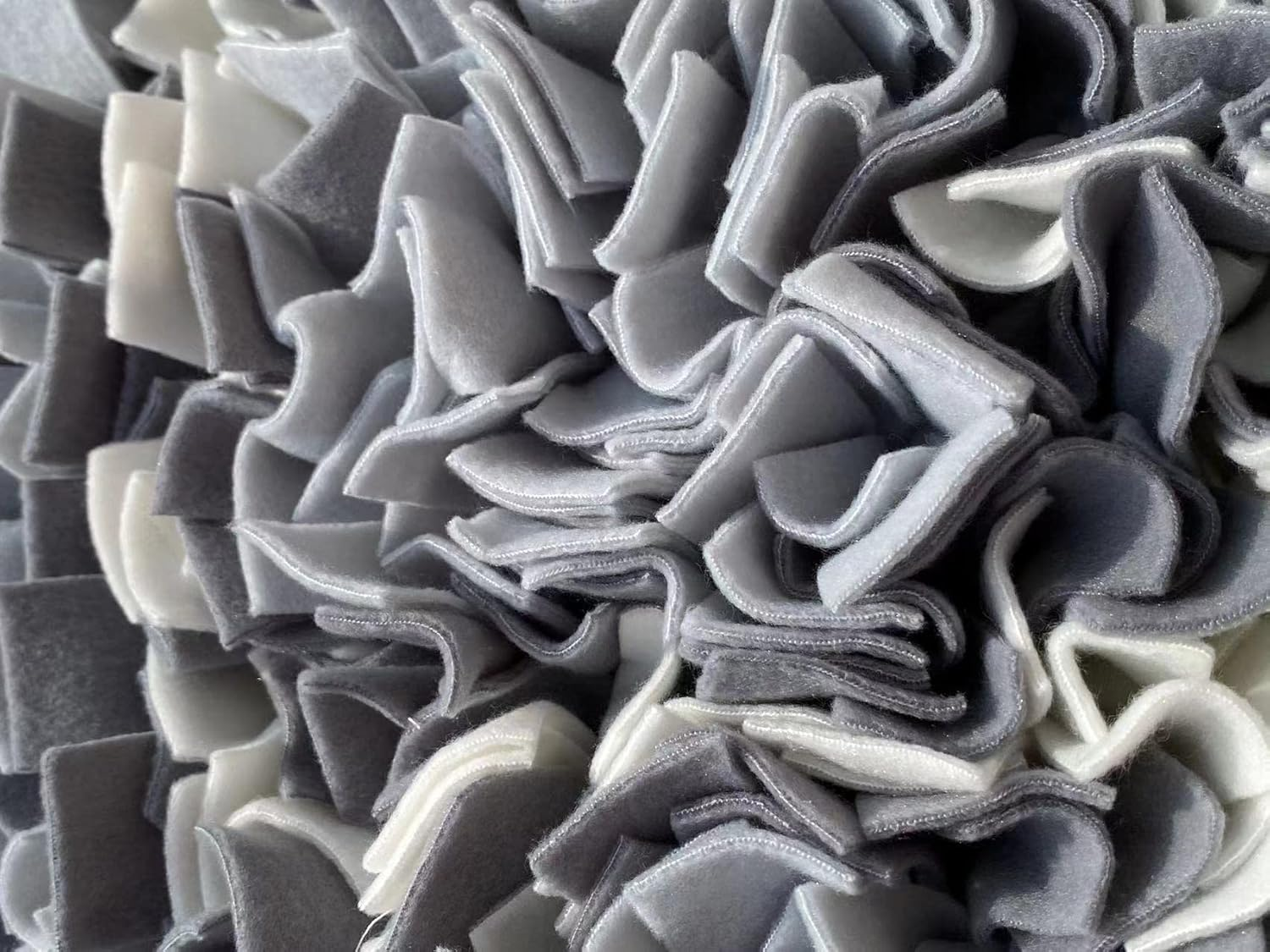 45X45Cm anti Slip Washable Cat Sniffing Mat, Encourage Nature Foraging Skill Snuffle Mat, Dog Feeding Mat image number 4