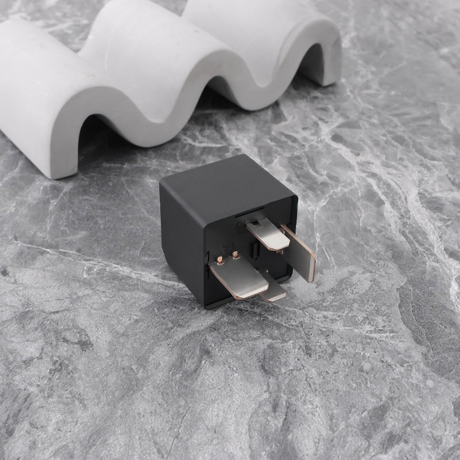 Be in Your Mind 1Pc Automotive Relay 460 Normally Open Contact Relay 4Pin Multifunction Relay 1K0 951 253A 1K0951253A Compatible with VW Compatible with Audi 12V image number 3