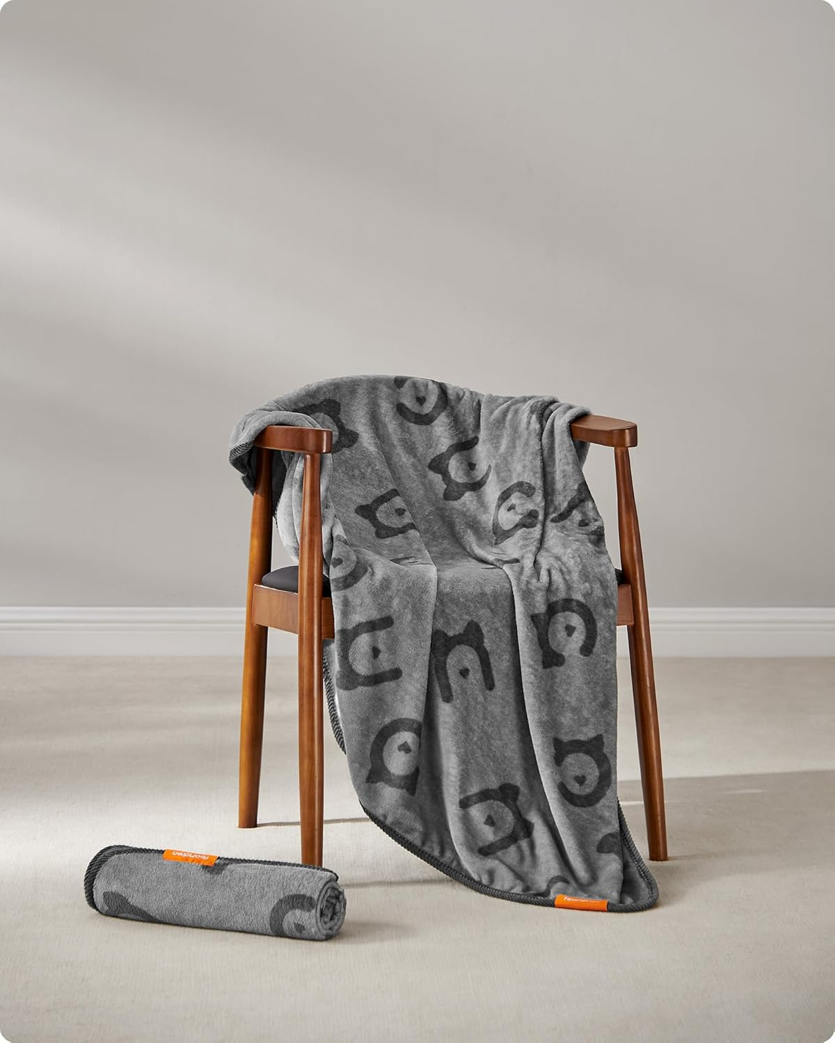 Feandrea Washable Dog Blanket, Set of 3 Pet Blankets, XL, 152 X 127 Cm, for Medium Large Dogs, Flannel, Protective Blanket for Sofa, Slate Grey PPB015G01 image number 2