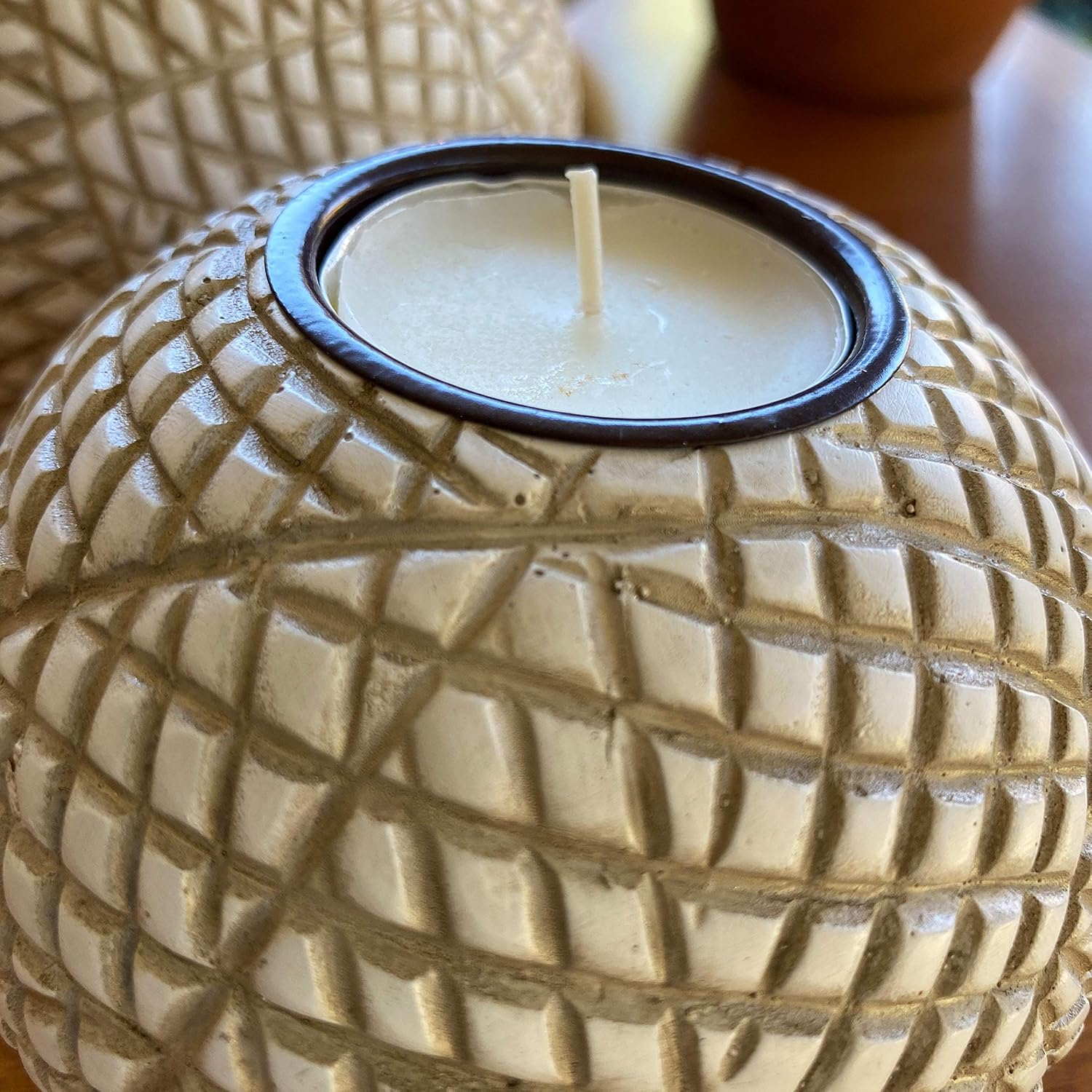 Huey House Luca Orb Candle Holders (Gift Boxed Set of 2), Table Centerpieces for Dining or Living Room, Spa, Bathroom, Kitchen Counter, Mantle or Coffee Table Decor (Grid Pattern) Beige and White