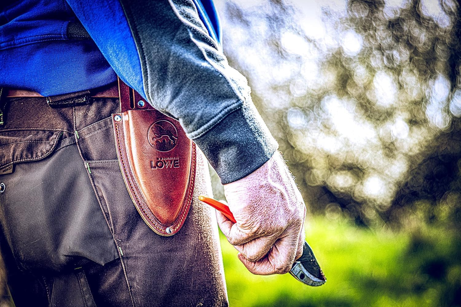 Original L&Ouml;WE Leather Premium Holster - 9809 | Belt Bag Brown for Secateurs with Belt Clip for Storage on Belt or Trouser Pocket | Made in Germany | 100% Genuine Leather image number 1