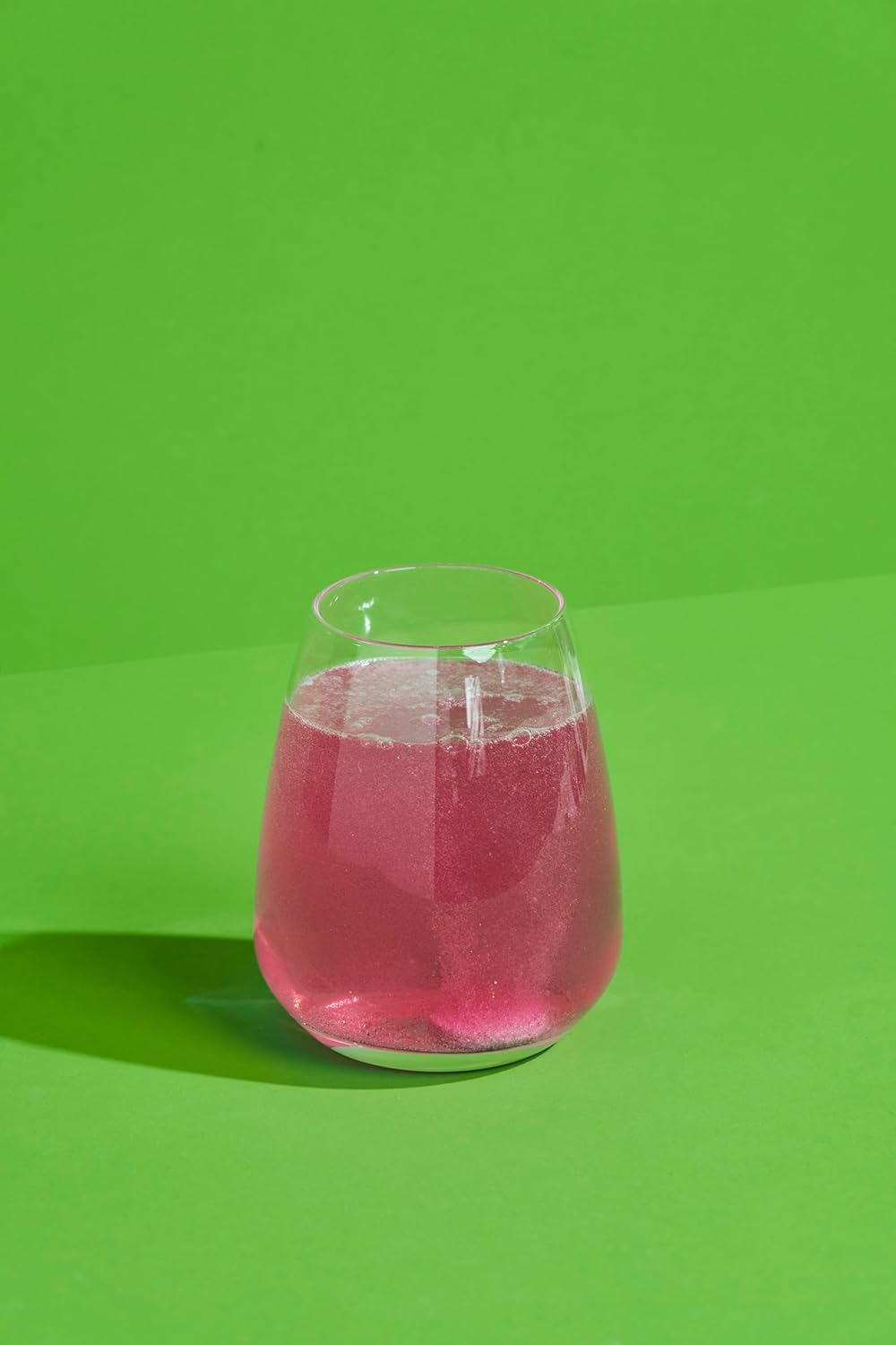 Wakey Wakey Caffeine Energy Effervescent Berry Flavour 20 Tablets - with 100Mg of Caffeine plus Guarana, Vitamins B1 & B3. Less than 1G Sugar per Serve, Less than 12 Calories. Boost Energy Levels, Increases Mental Alertness & Endurance, and Mantains Mental Focus. image number 3