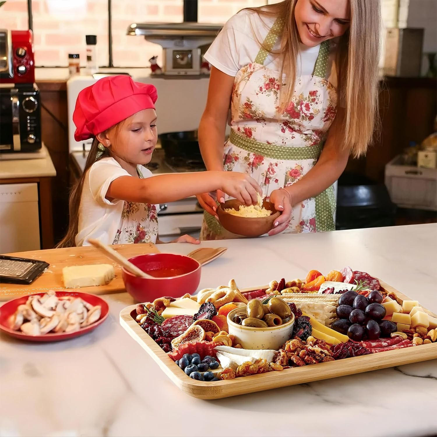 Premium Charcuterie Board - Bamboo Cheese Board, Cheese Board with Clear Locking Lid, Serving Platter Tray for Food Lovers and Parties,Elegant Fruit Tray for Housewarming, Wedding or Engagement image number 2