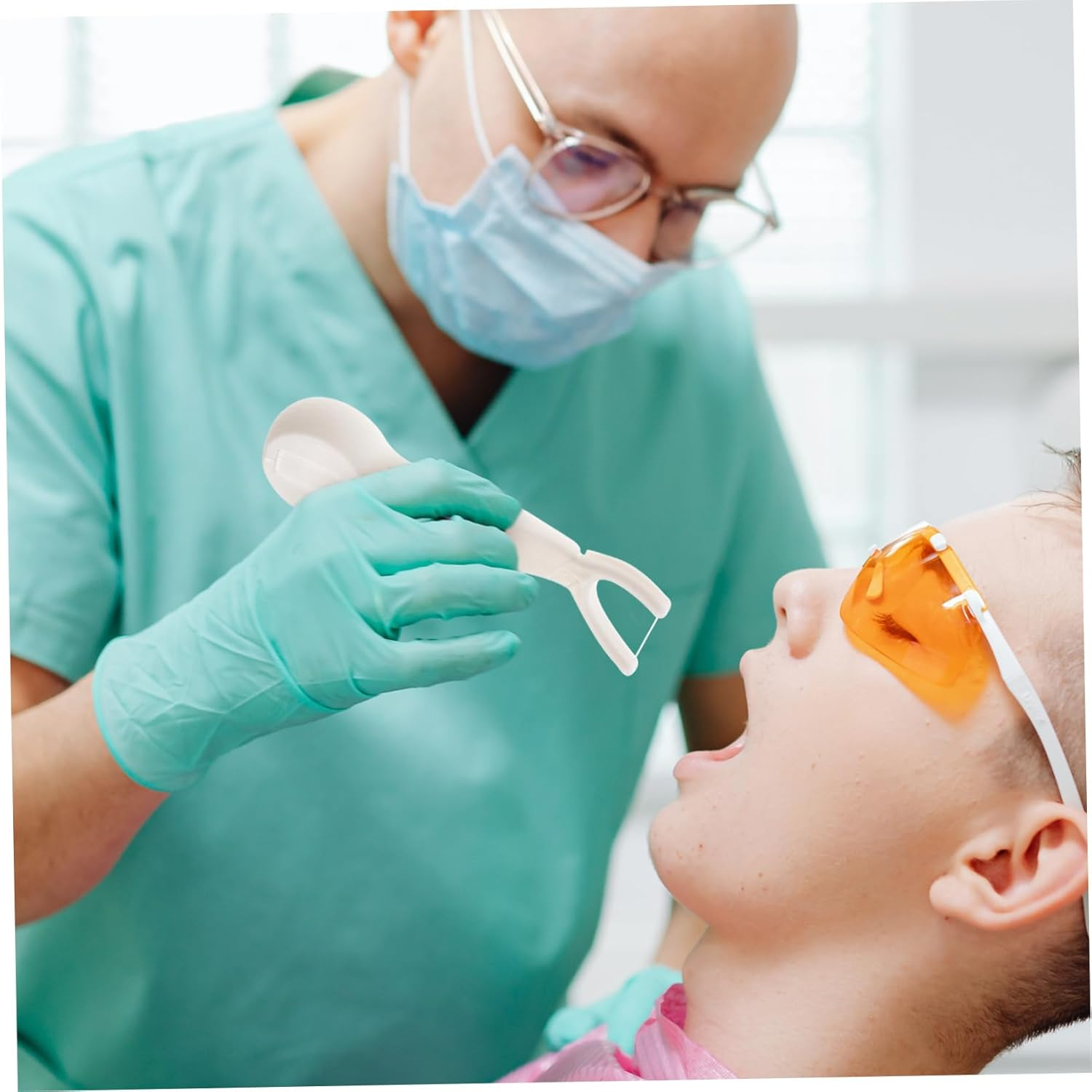 EXQUIMEUBLE Dental Floss Holder Floss Pick Portable Teeth Cleaning Tool White Suitable for Oral Care at Home and Travel image number 1