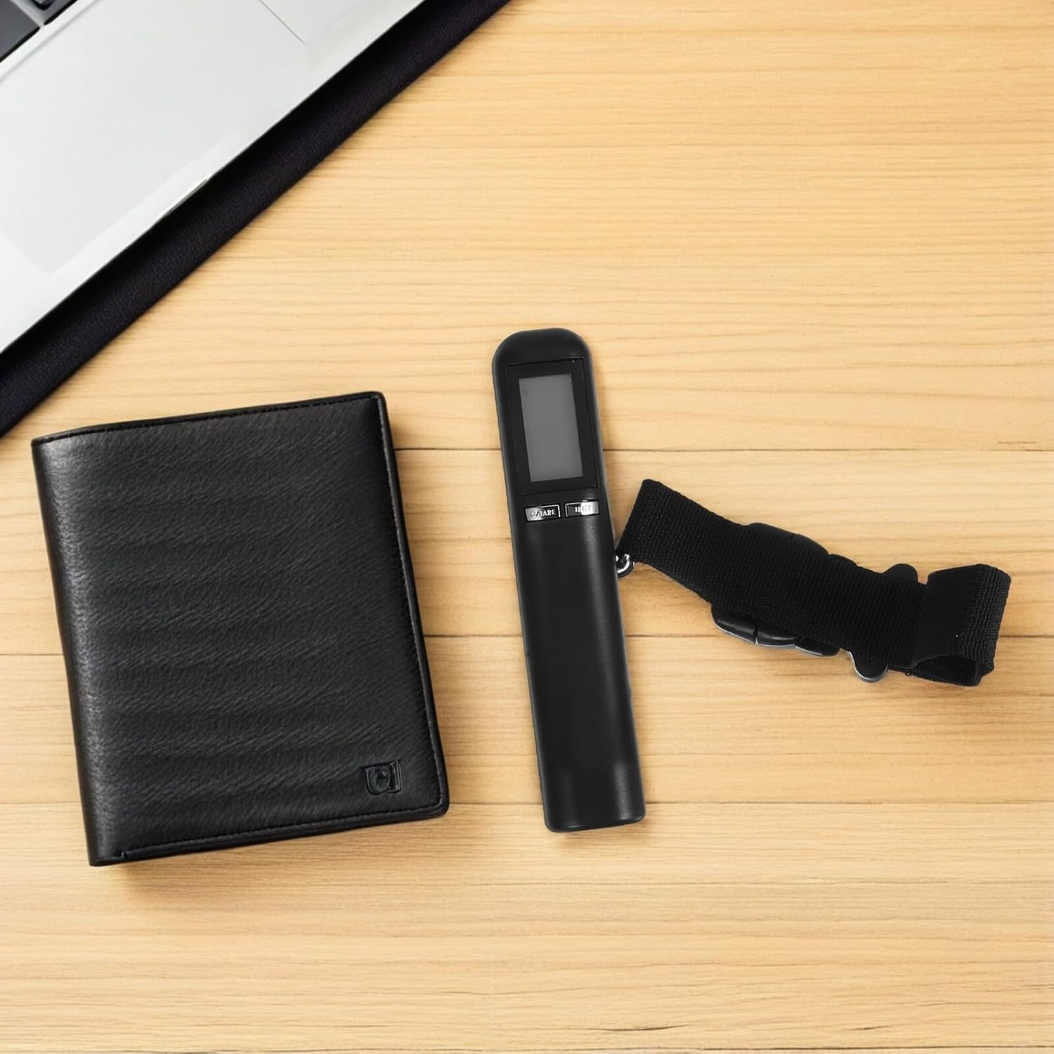 BCOATH Portable Digital Hanging Baggage Scale with Backlit Screen Auto Shut-Off Compact Travel Weight Scale for Suitcase Luggage Accurate Measurement Lightweight and Easy to Carry image number 4