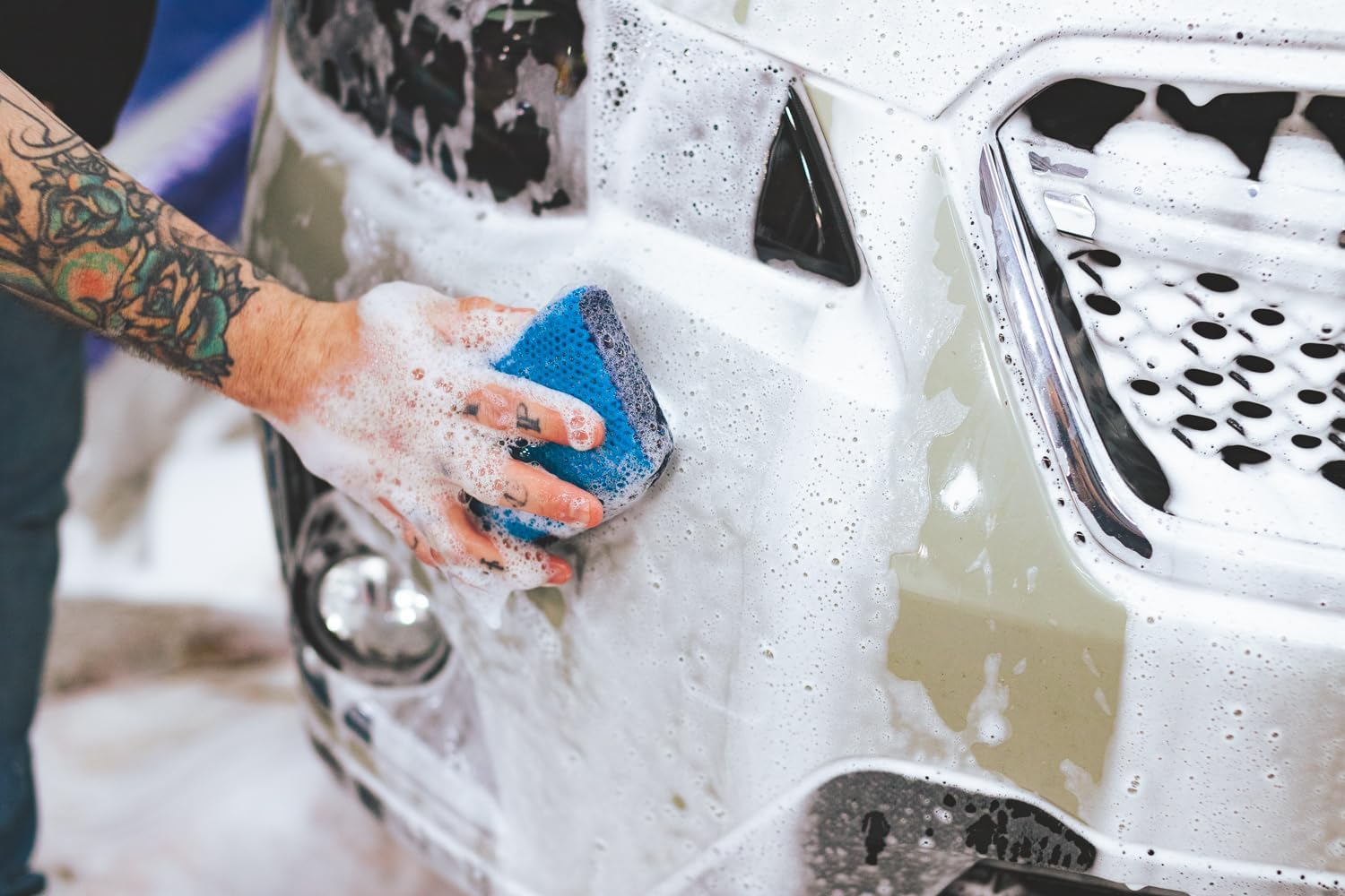 The Rag Company - Ultra Clay Scrubber - Fast & Effective Removal of Paint Contaminants, Light Overspray, & More; Dual Sided Design for Scrubbing & Clay Work; Deep Clean Glass (2-Pack), Blue image number 2