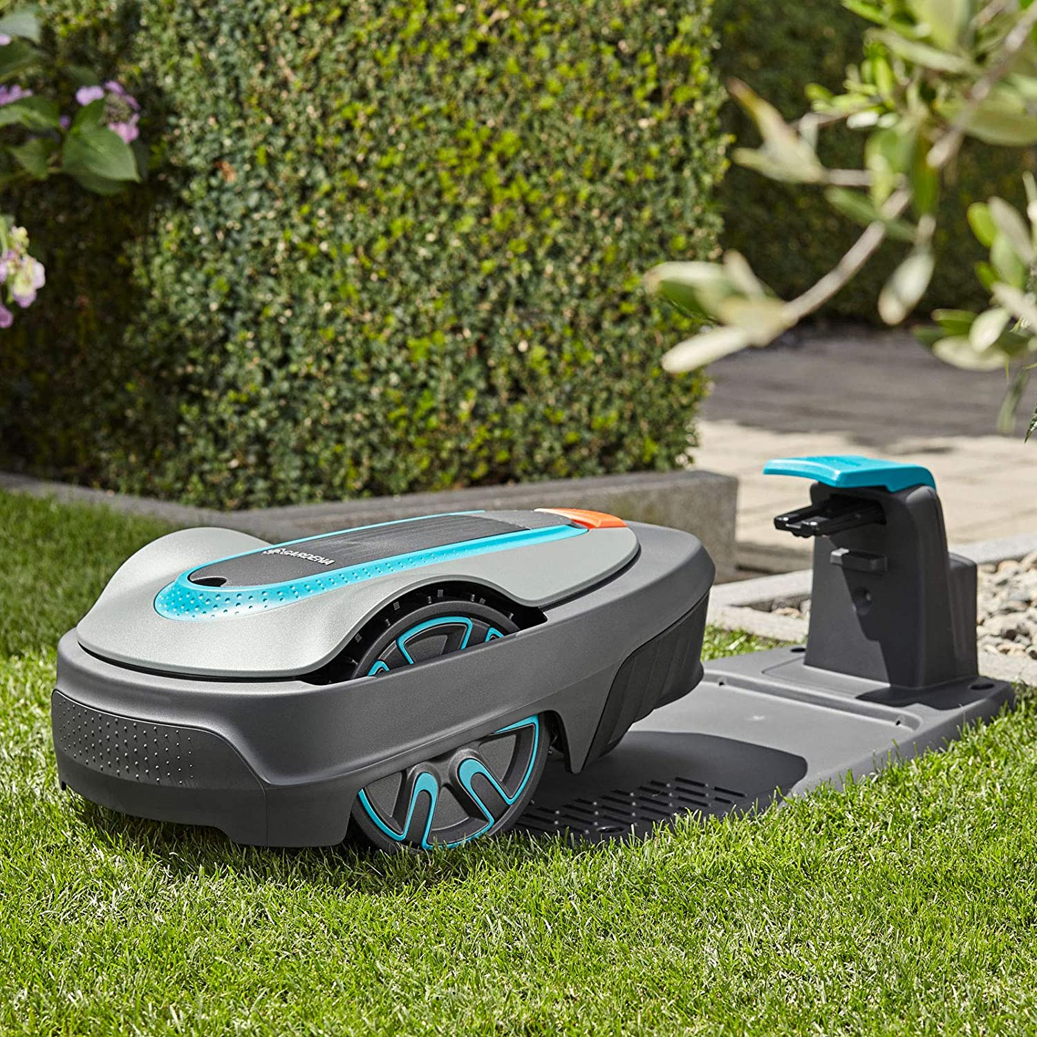 Gardena SILENO City 500 Robotic Lawnmower image number 6