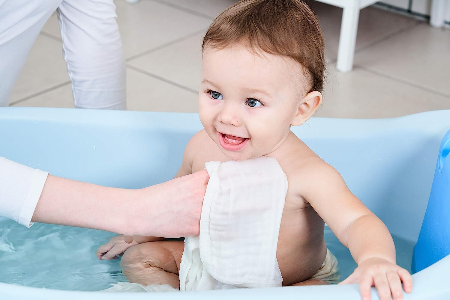 Cute Castle 6 Pack Muslin Burp Cloths for Baby - Ultra-Soft 100% Cotton Baby Washcloths - Large 20'' by 10'' Super Absorbent Milk Spit up Rags - Burpy Cloths for Unisex, Boy, Girl - White (6) image number 4