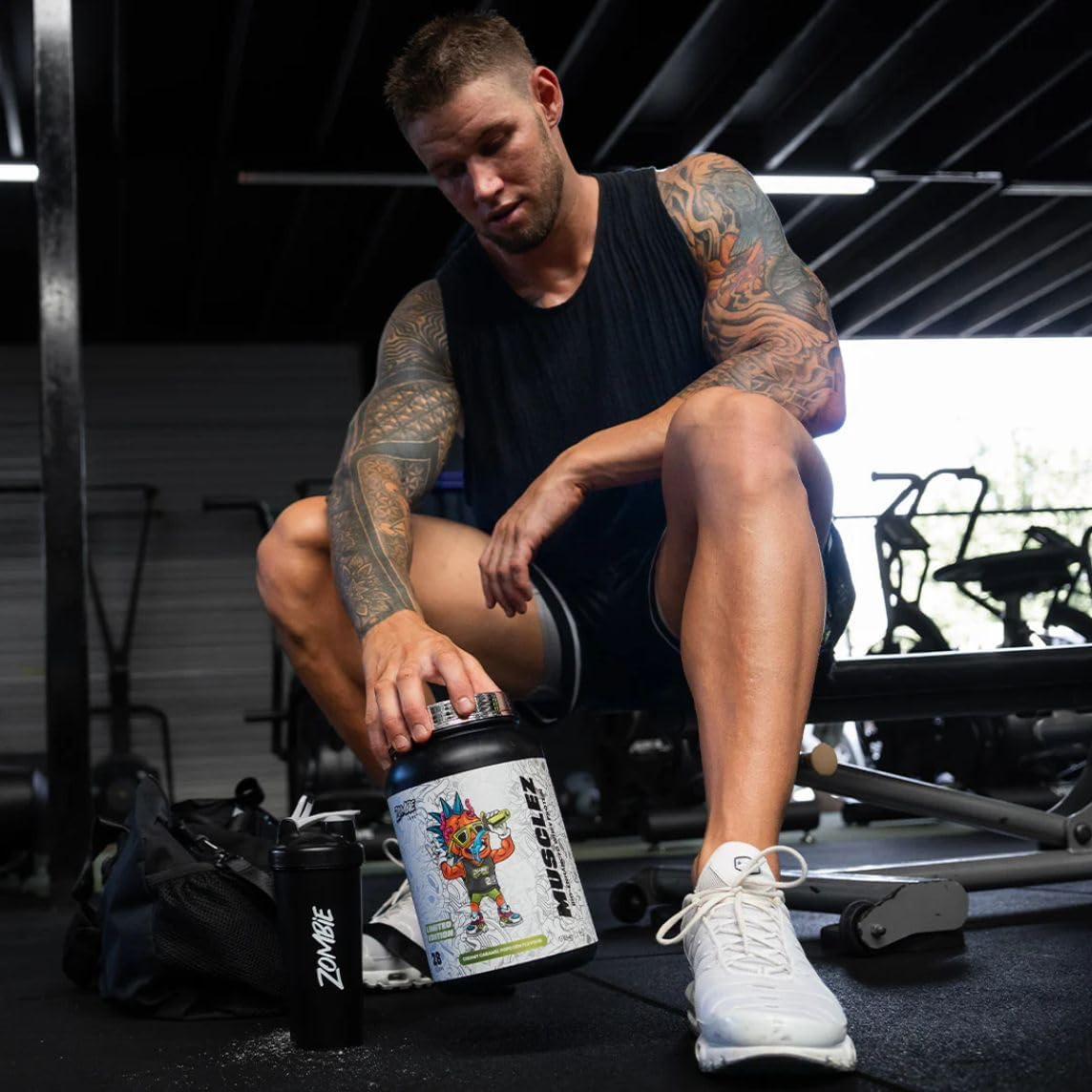 Zombie Labs Musclez Whey Protein 28 Serves Strawberry Milkshake image number 3