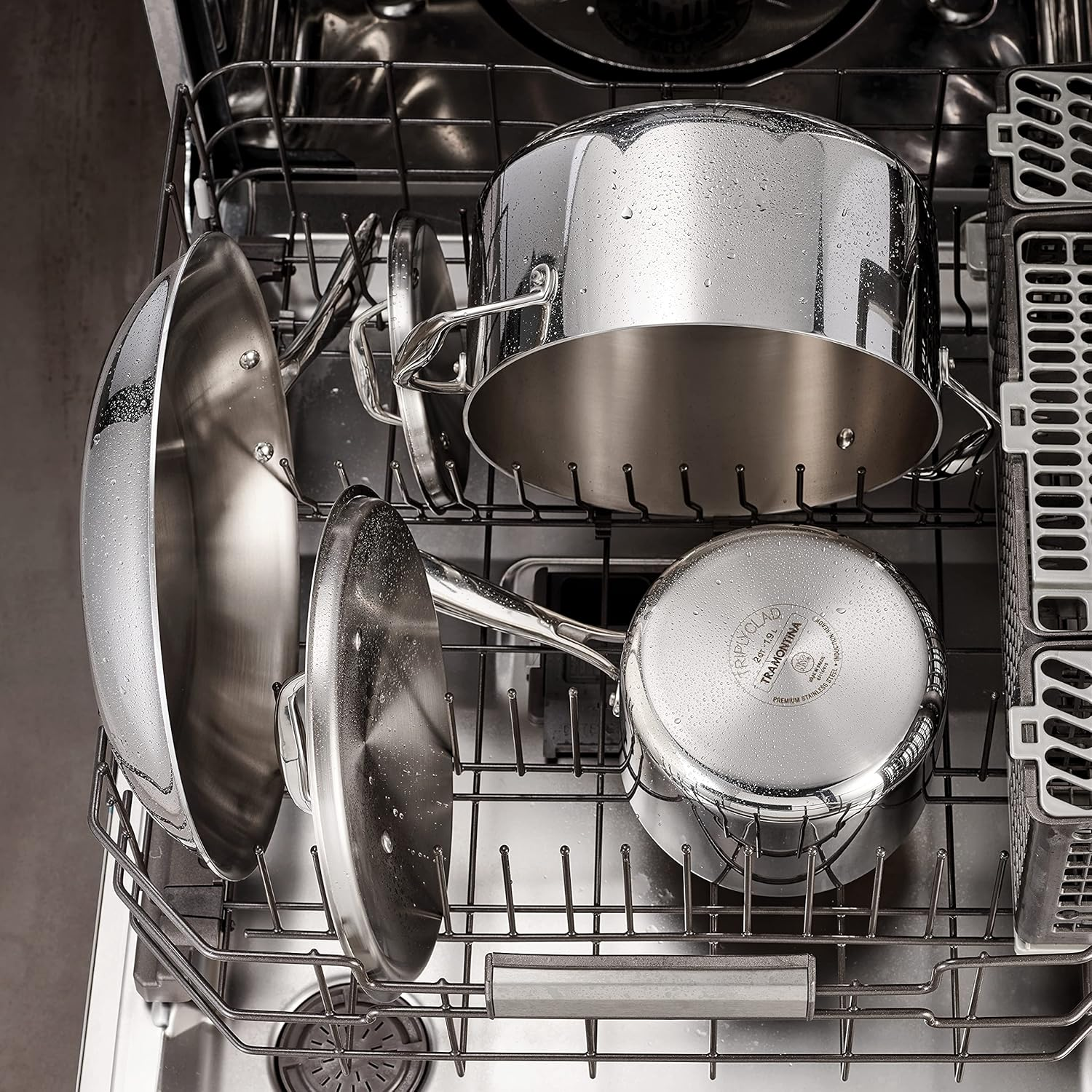 Tramontina 80116/025DS Gourmet Stainless Steel Induction-Ready Tri-Ply Clad Covered Dutch Oven, 5-Quart, Nsf-Certified, Made in Brazil image number 3