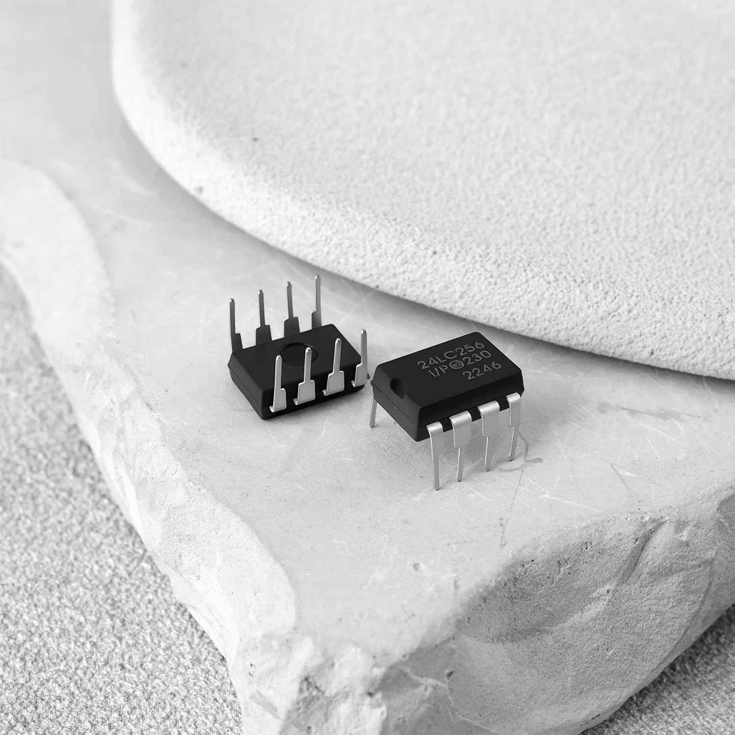 Emsea 5Pcs Memory Chips Module 24LC256-I/P Suitable for DIY Circuit Boards DIP-8 image number 5