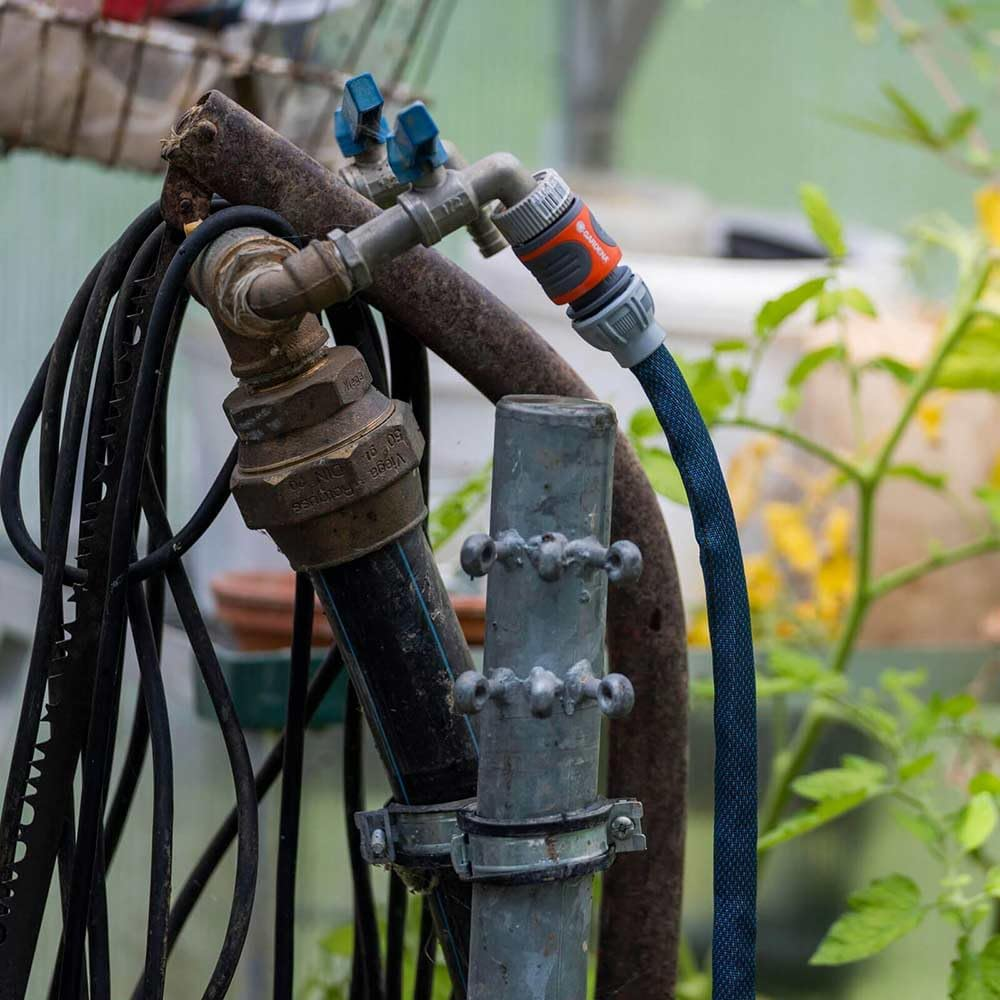 Gardena Liano Xtreme 1/2 Inch, 15M Set: Extremely Robust Textile Garden Hose, for Indoor Water Taps, with PVC Inner Tube, Lightweight, Weather-Resistant (18465-20) image number 2