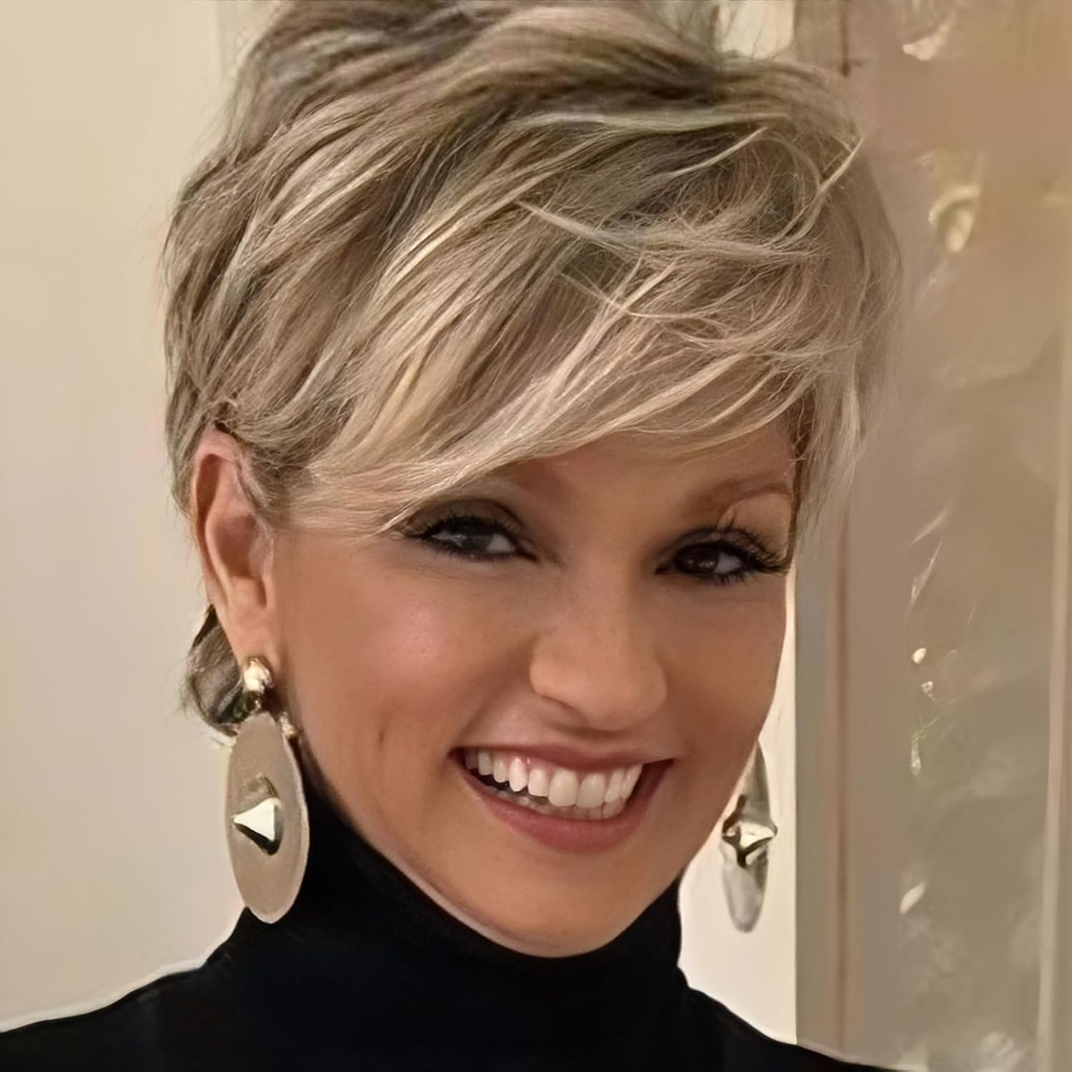 Creamily Short Blonde Wig for Women Ombre Blonde Short Wig Natural Layered Straight Synthetic Hair Wig with Bangs Short Wigs for Women Platinum Blonde Wig for Women