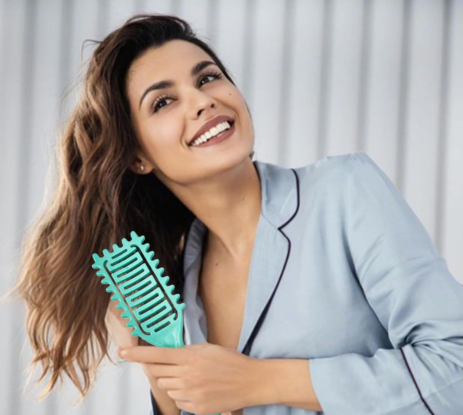 Curl Defining Brush for Curly Hair, Vented Hair Brush, Define Styling Brush for Curly Hair, Shaping and Defining Curls for Women,Reduces Pulling and Separation (Green) image number 2