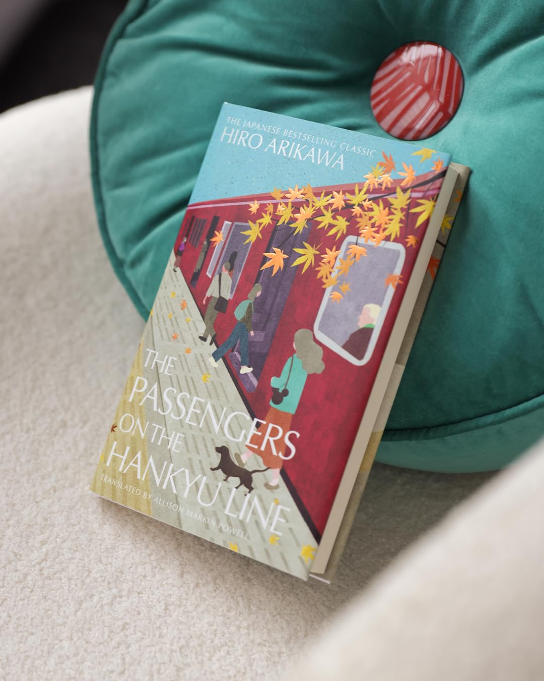 The Passengers on the Hankyu Line: the Beloved Japanese Modern Classic from the Author of the Travelling Cat Chronicles image number 2