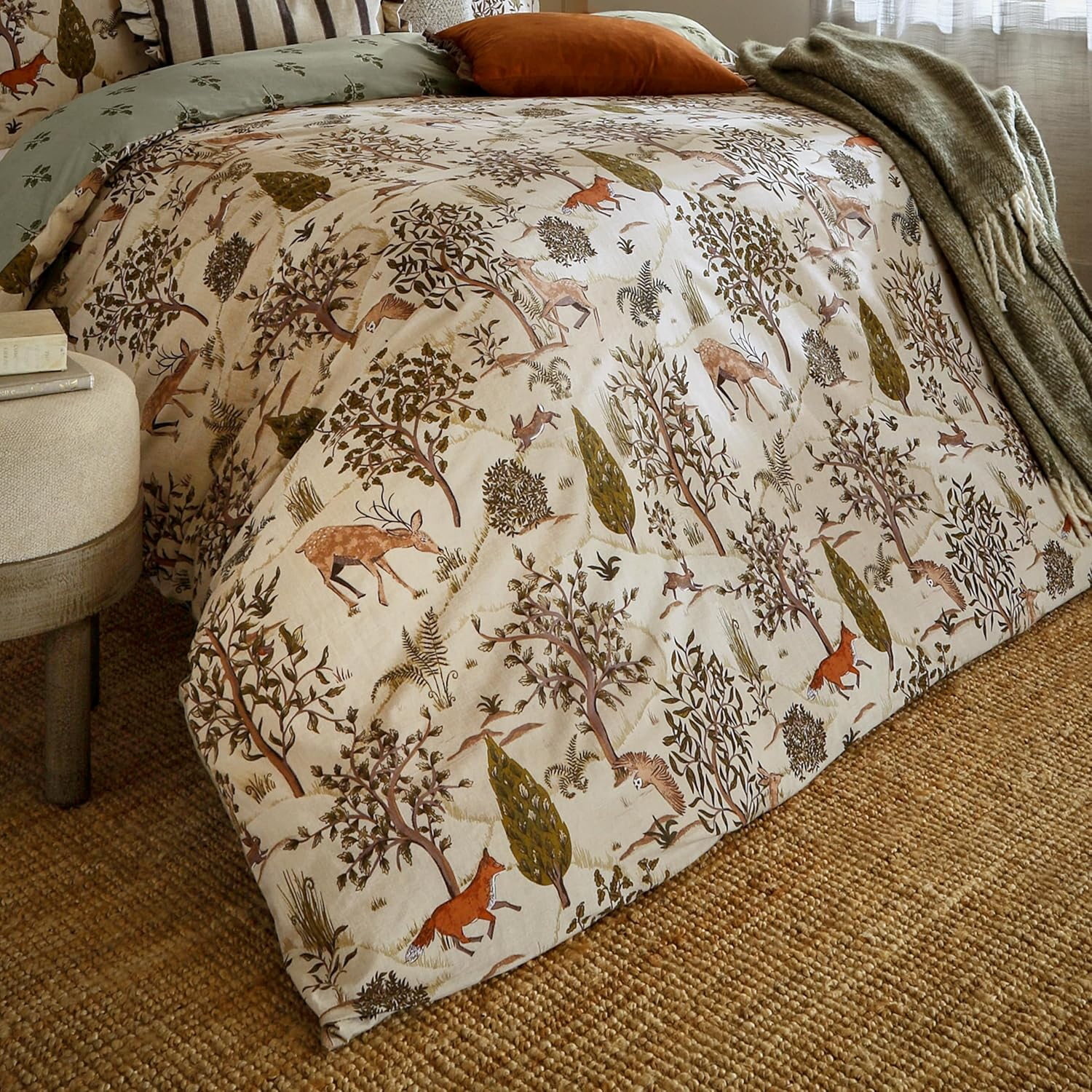 Wylder Fable Duvet Cover Set &ndash; Reversible Soft Cotton Rich Cosy Festive Bedding (Willow Green - Double) image number 2