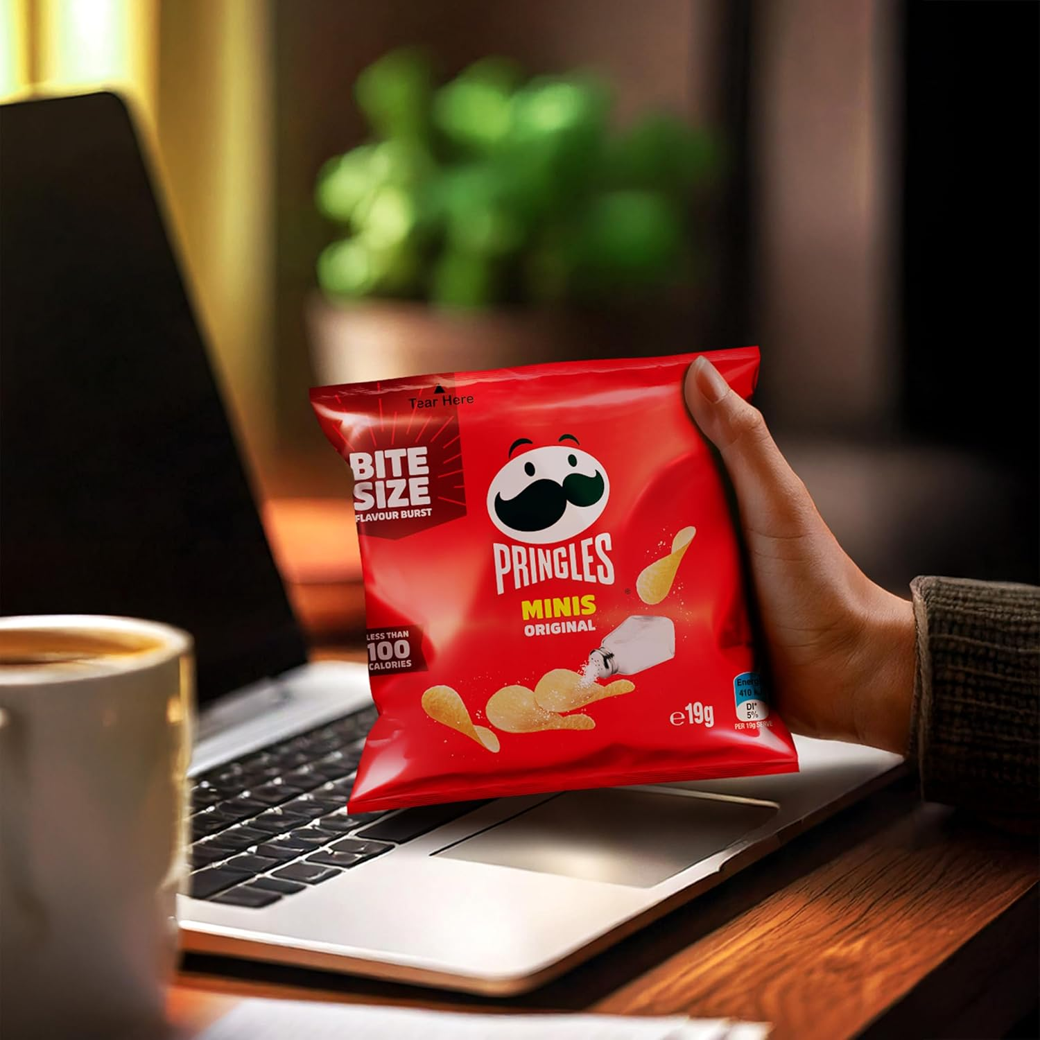 Pringles Minis Original Potato Chips Multipack, 5 Pack (5 X 19G) image number 4